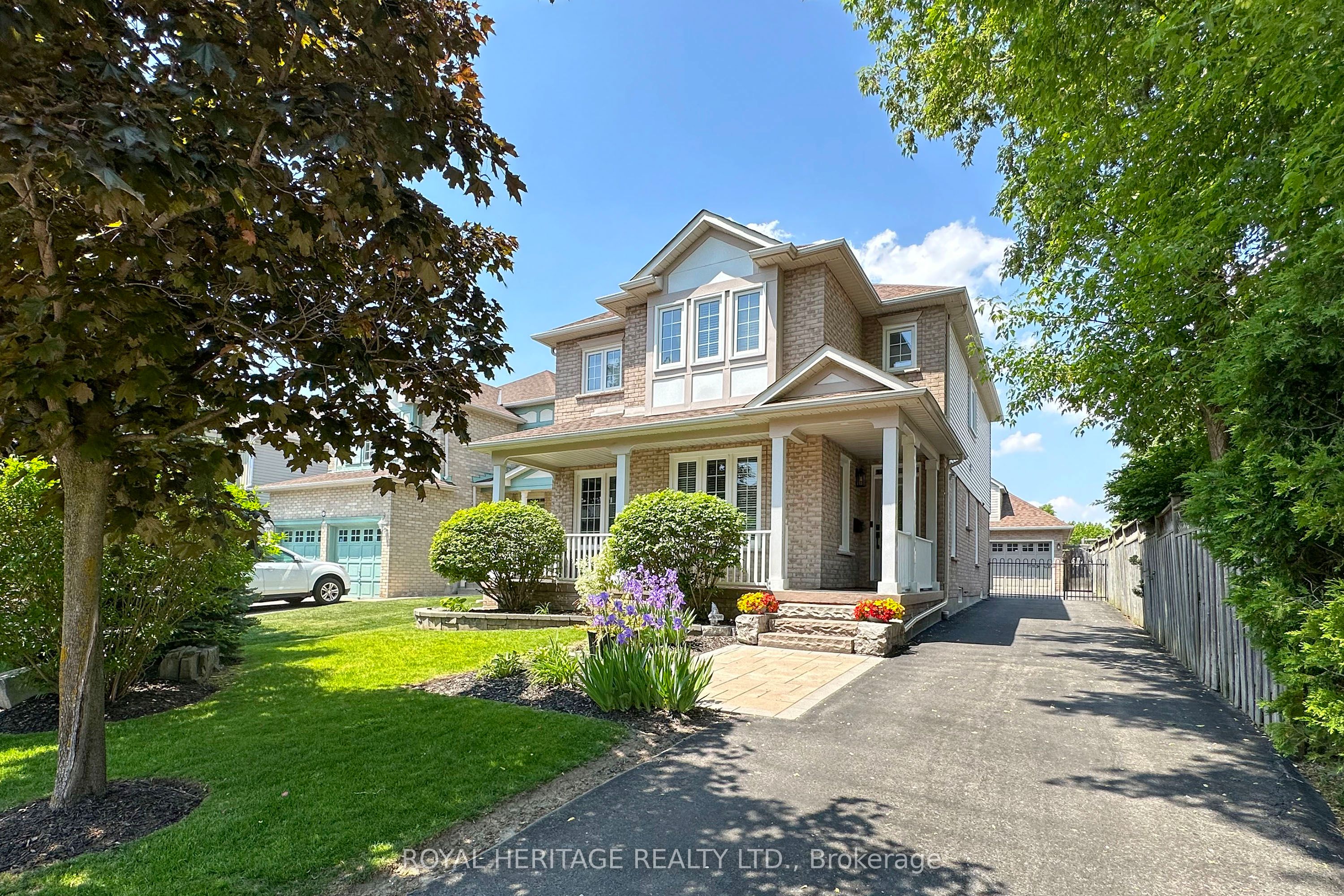 8 Bedell Crescent N