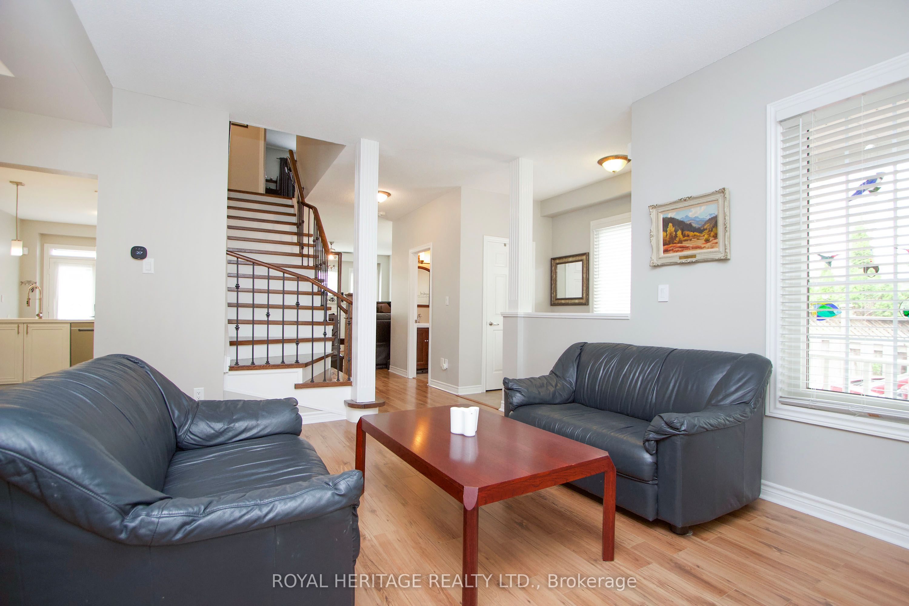 8 Bedell Crescent N