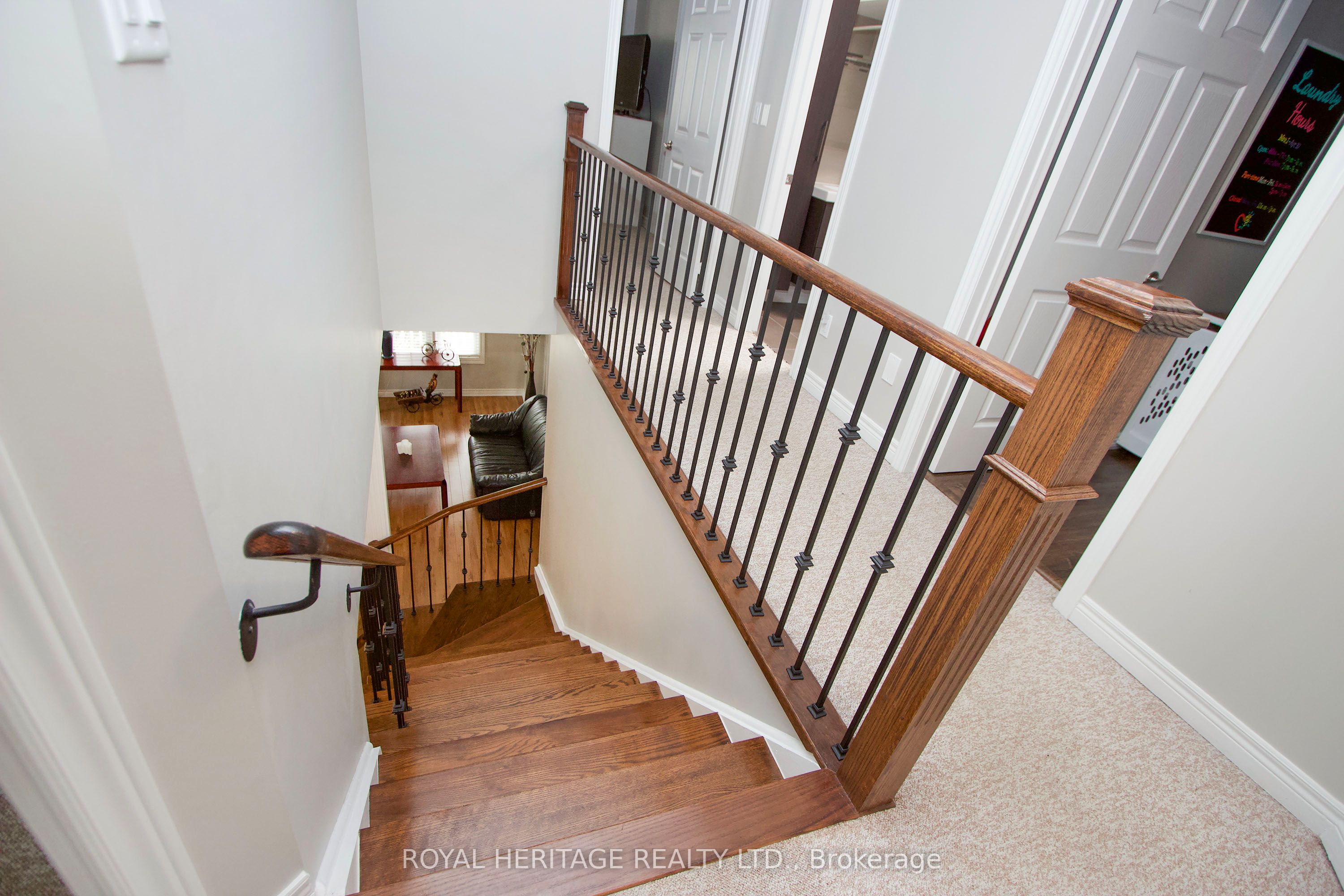 8 Bedell Crescent N