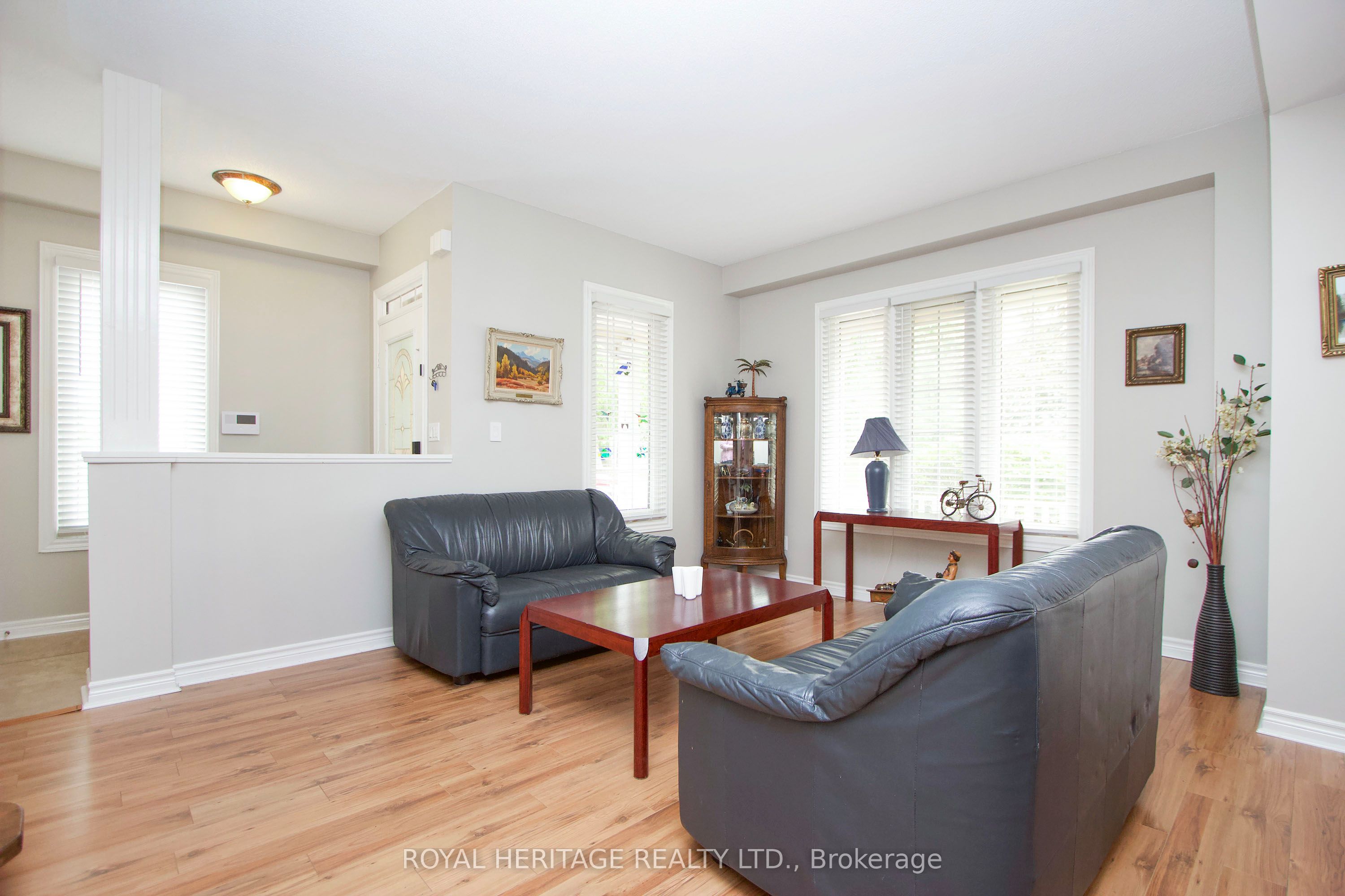 8 Bedell Crescent N