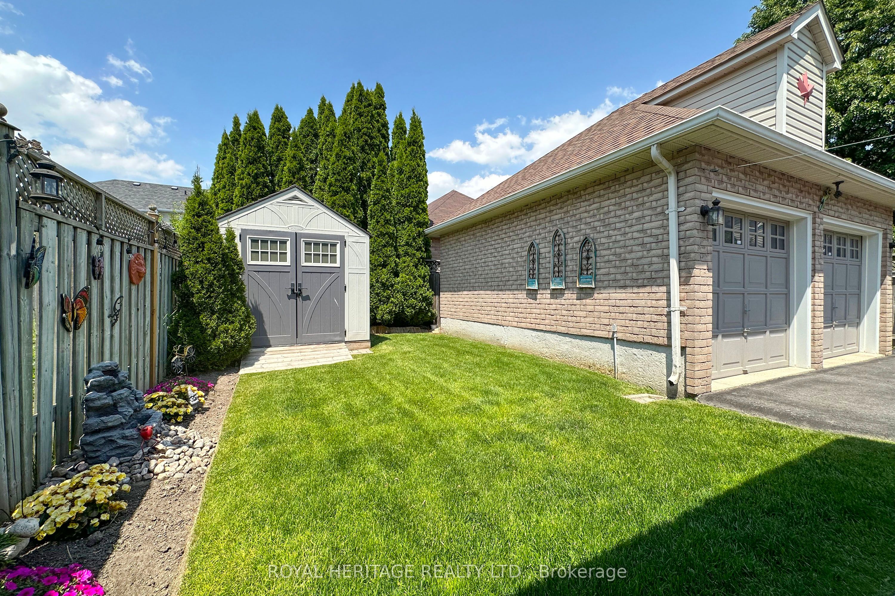 8 Bedell Crescent N