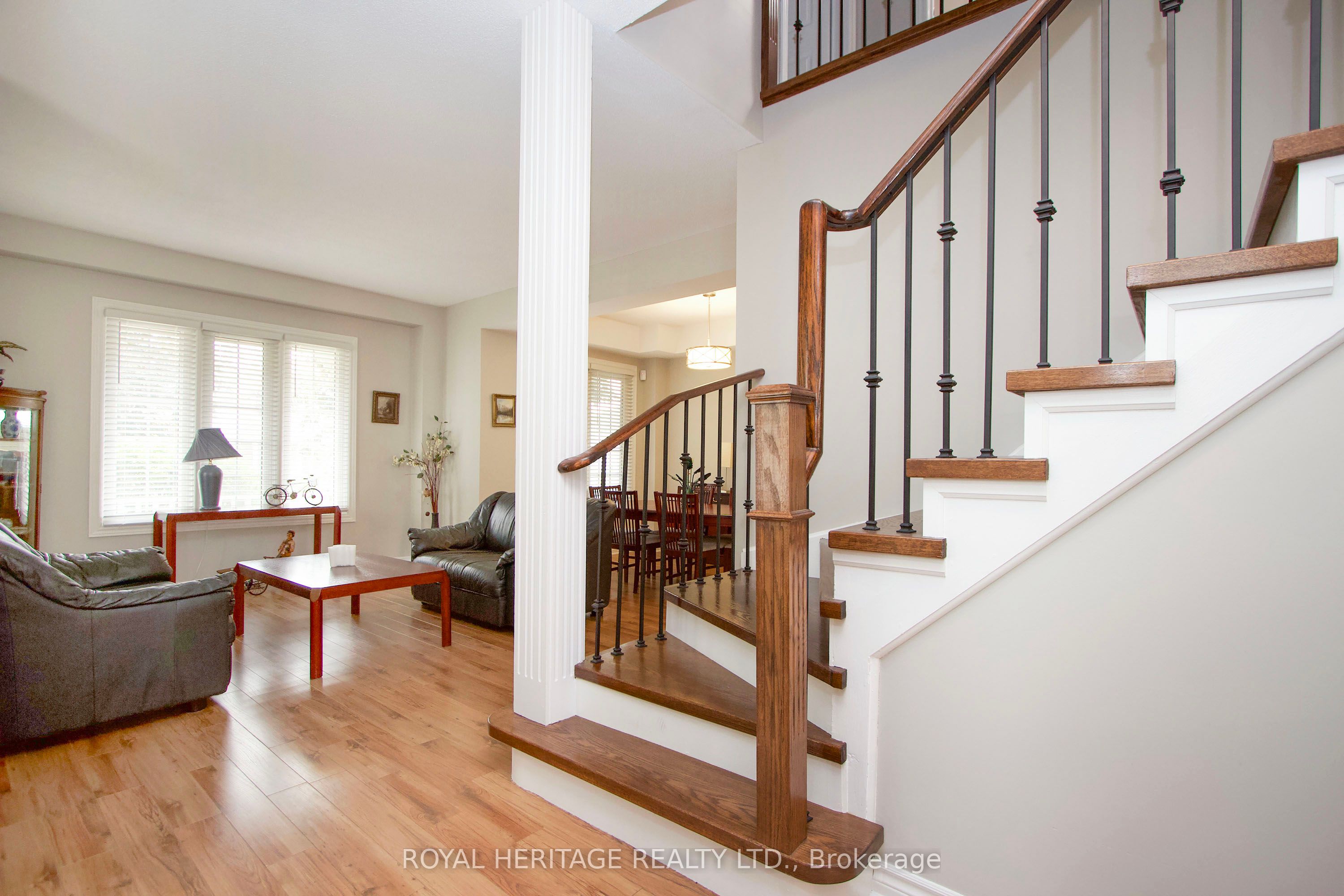 8 Bedell Crescent N