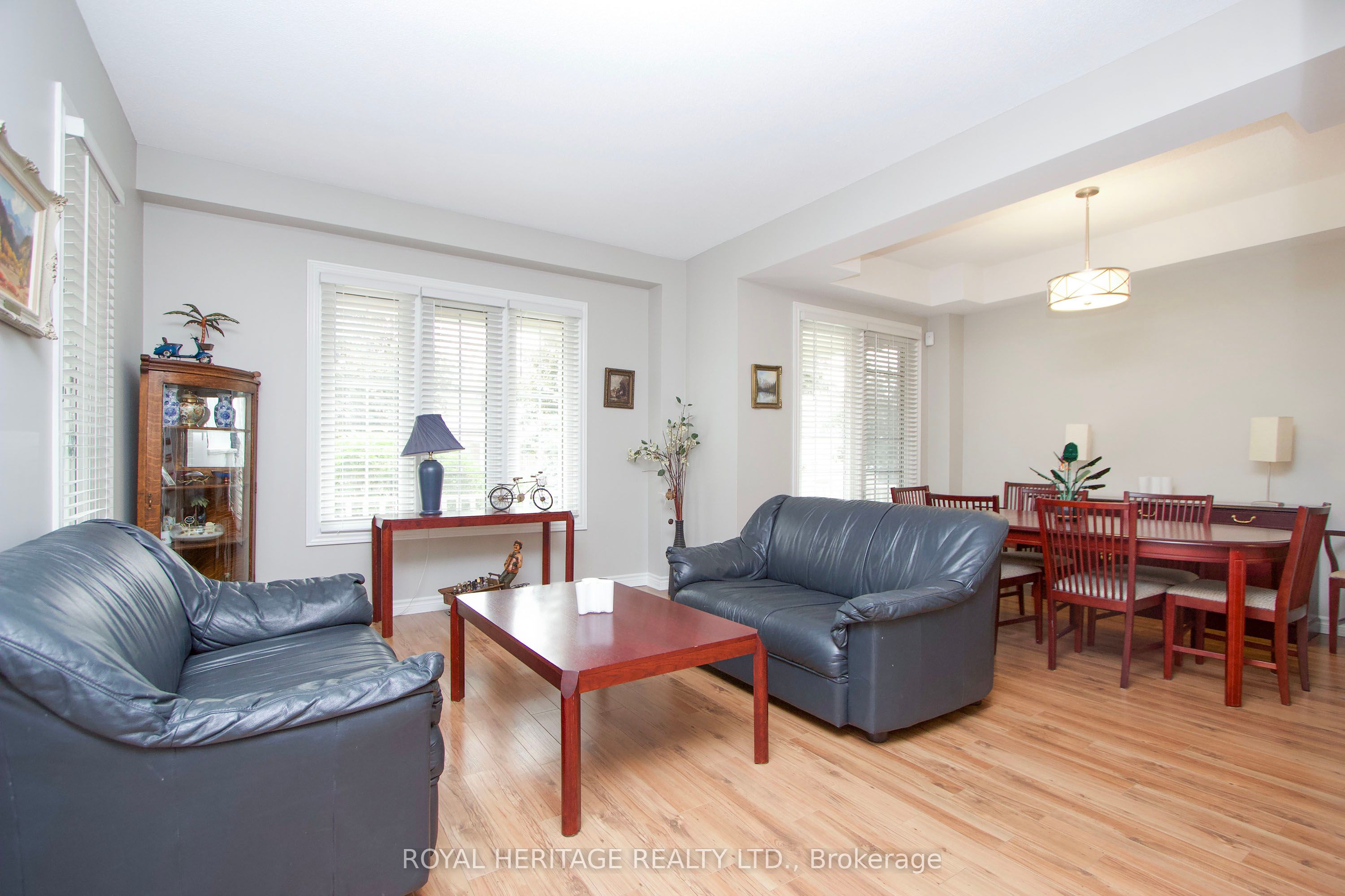 8 Bedell Crescent N
