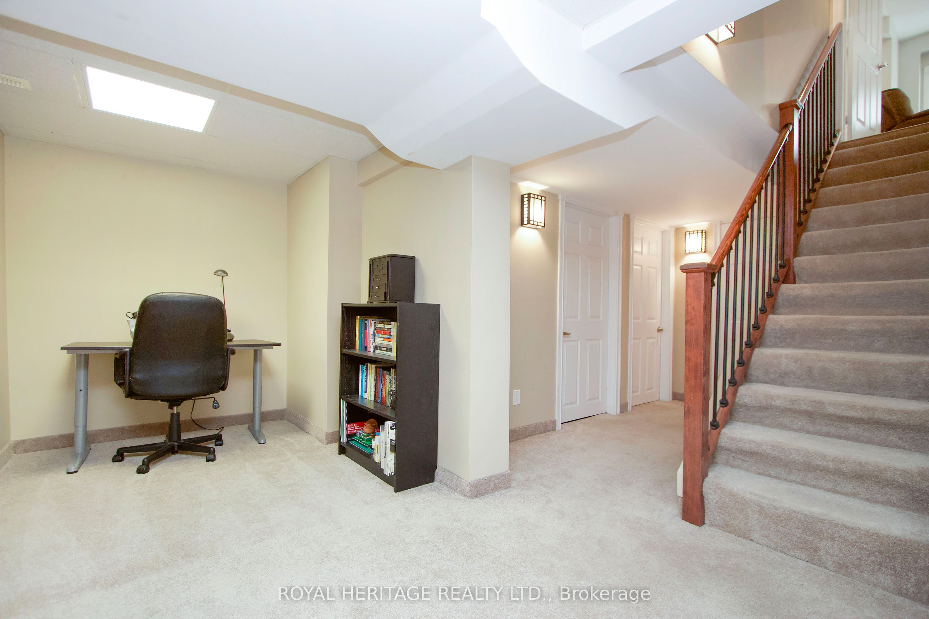 8 Bedell Crescent N