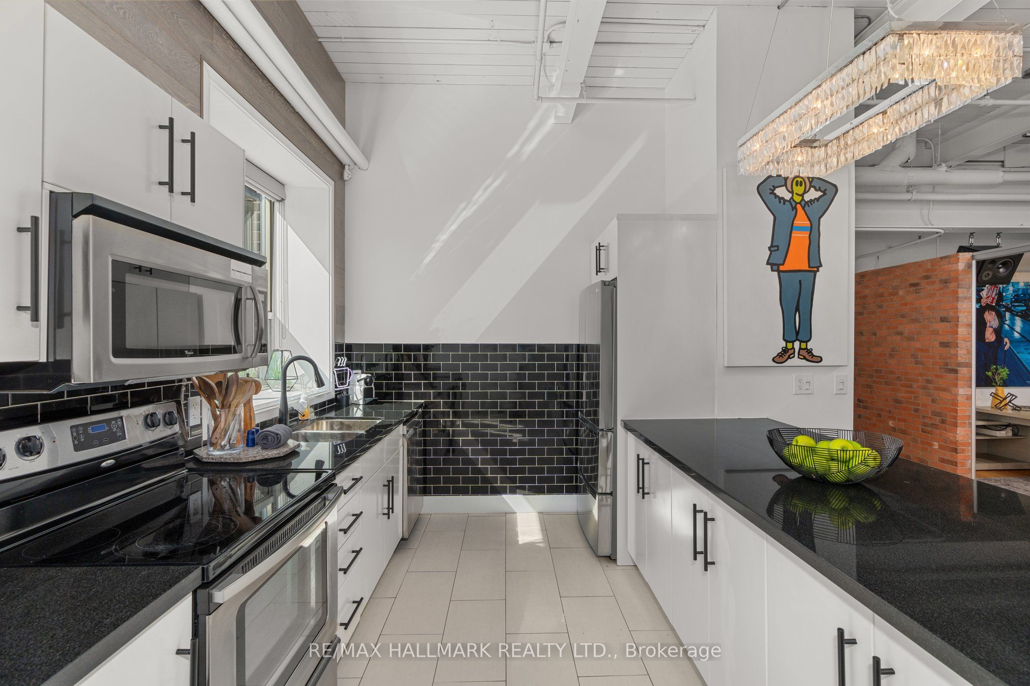 326 Carlaw Avenue, #203