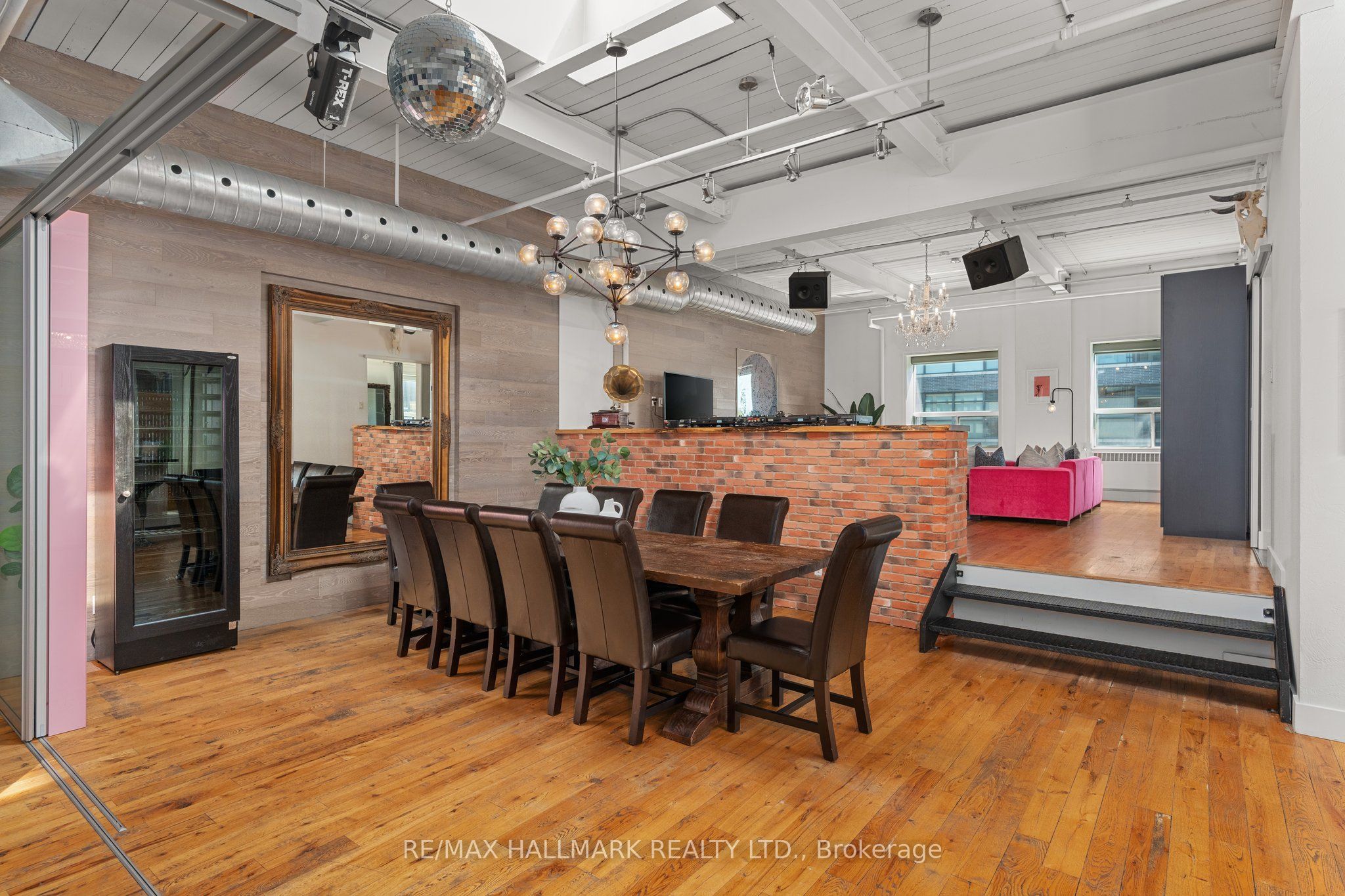 326 Carlaw Avenue, #203