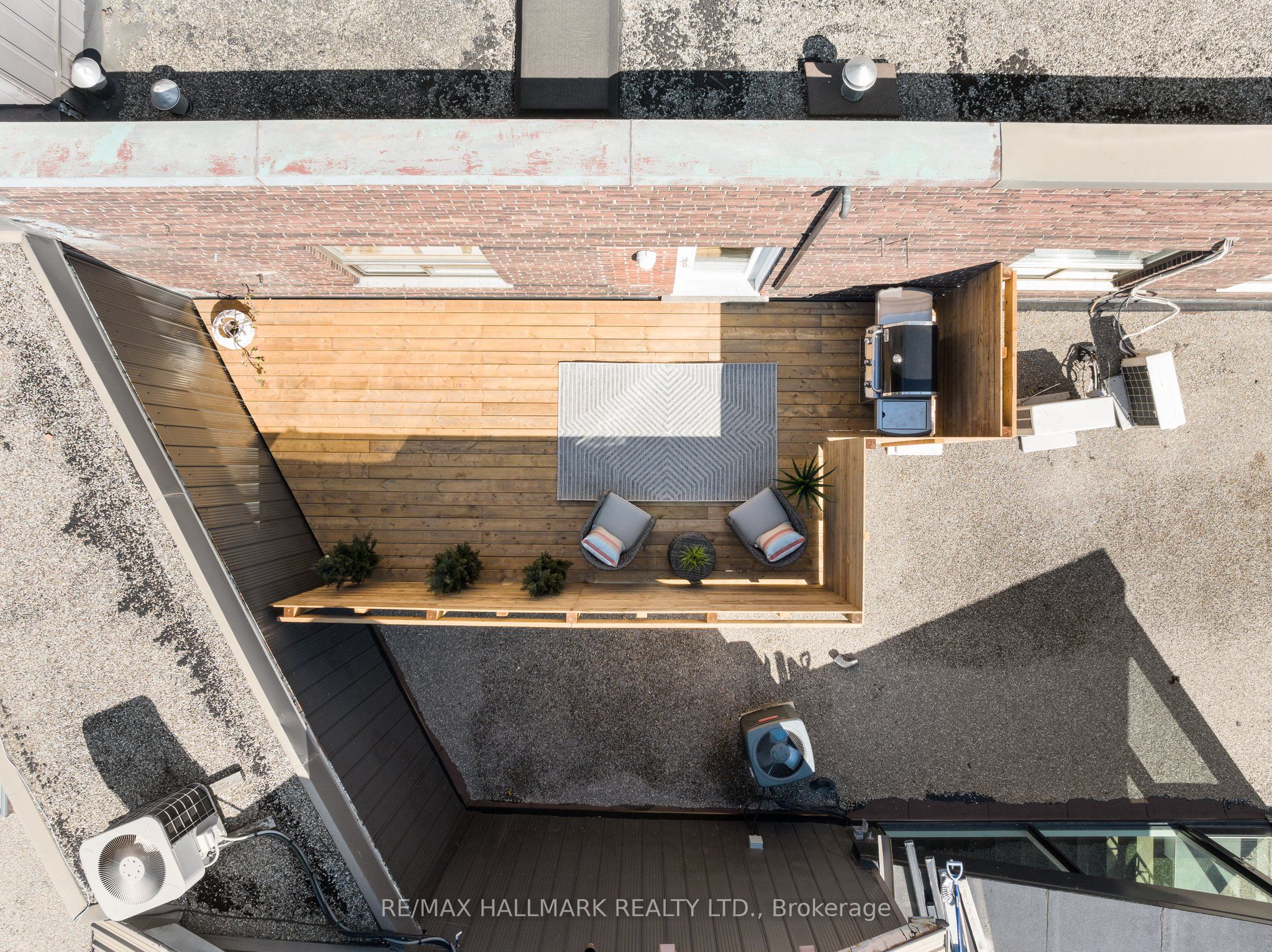 326 Carlaw Avenue, #203