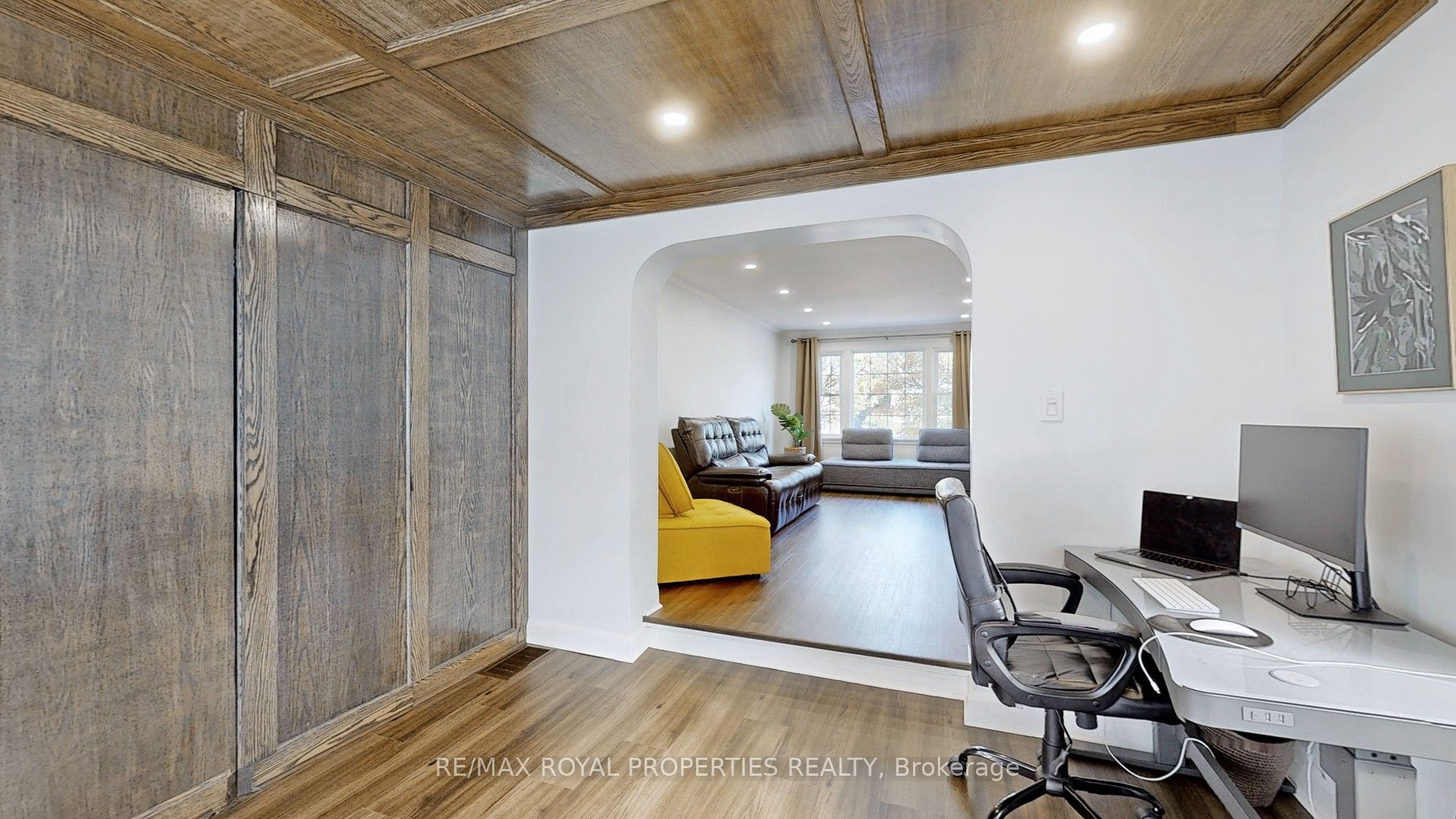 818 Masson Street