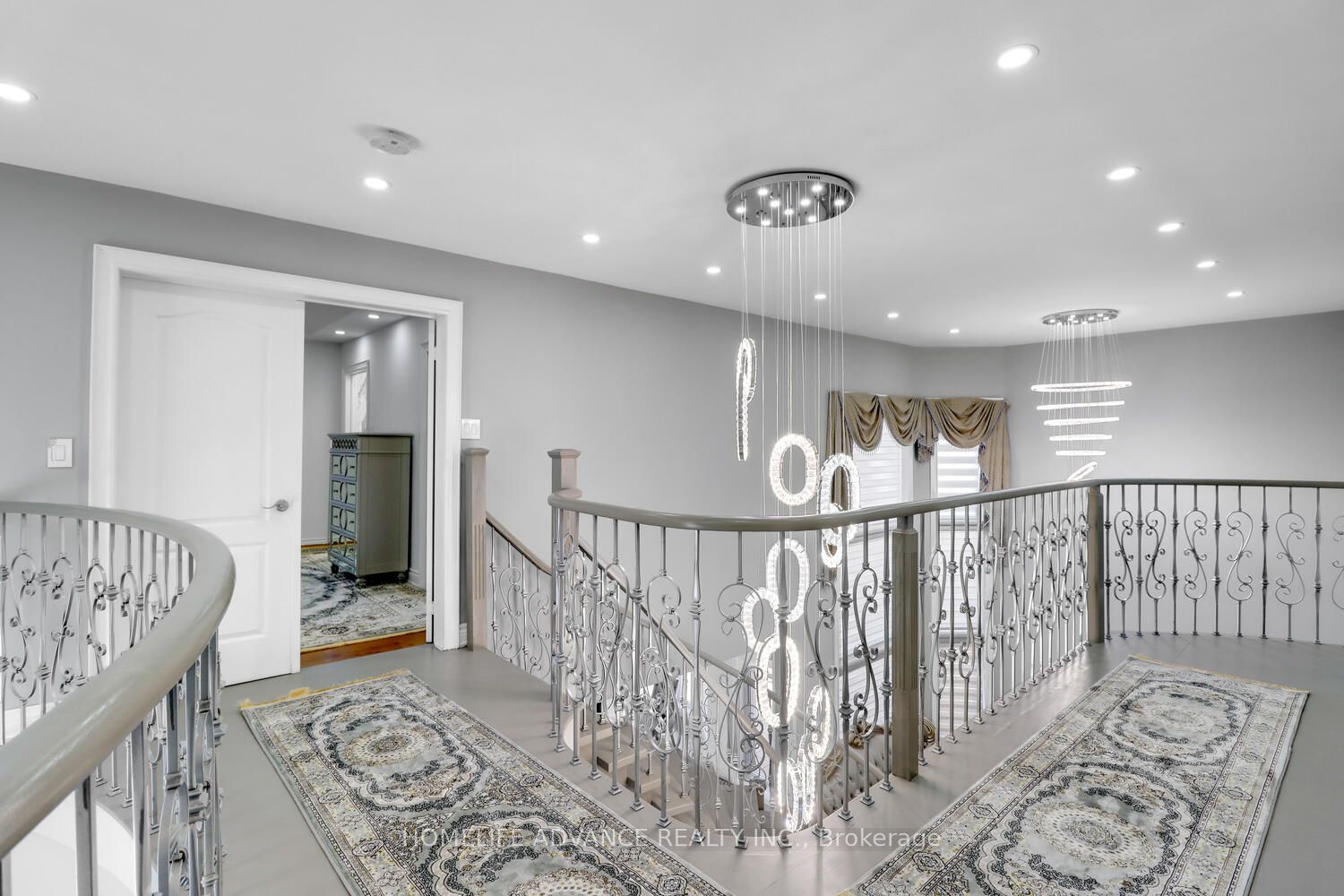 2396 Southcott Road