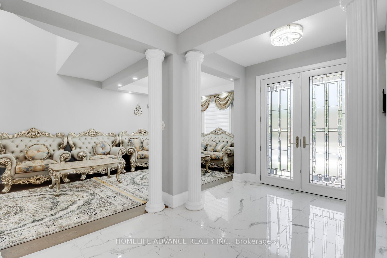 2396 Southcott Road