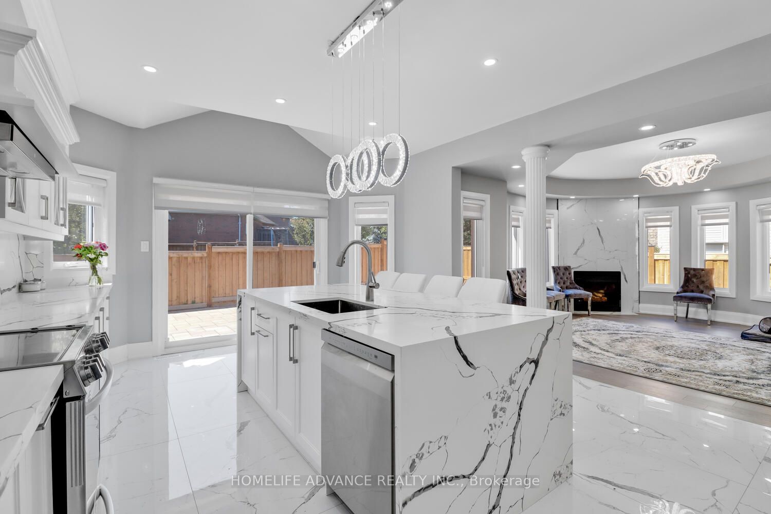 2396 Southcott Road