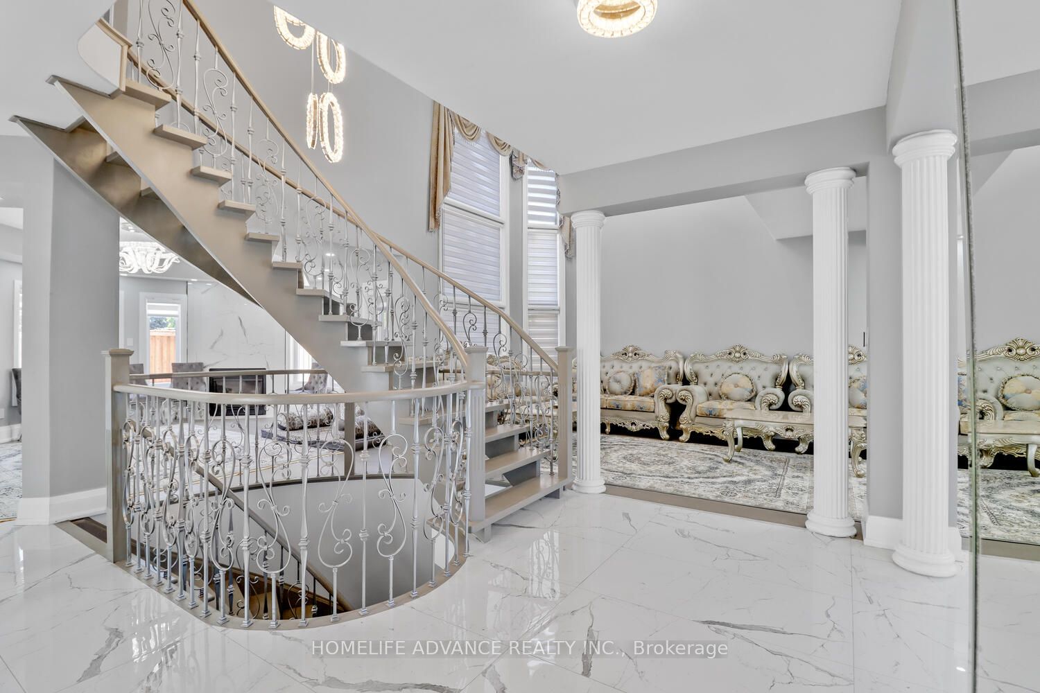2396 Southcott Road