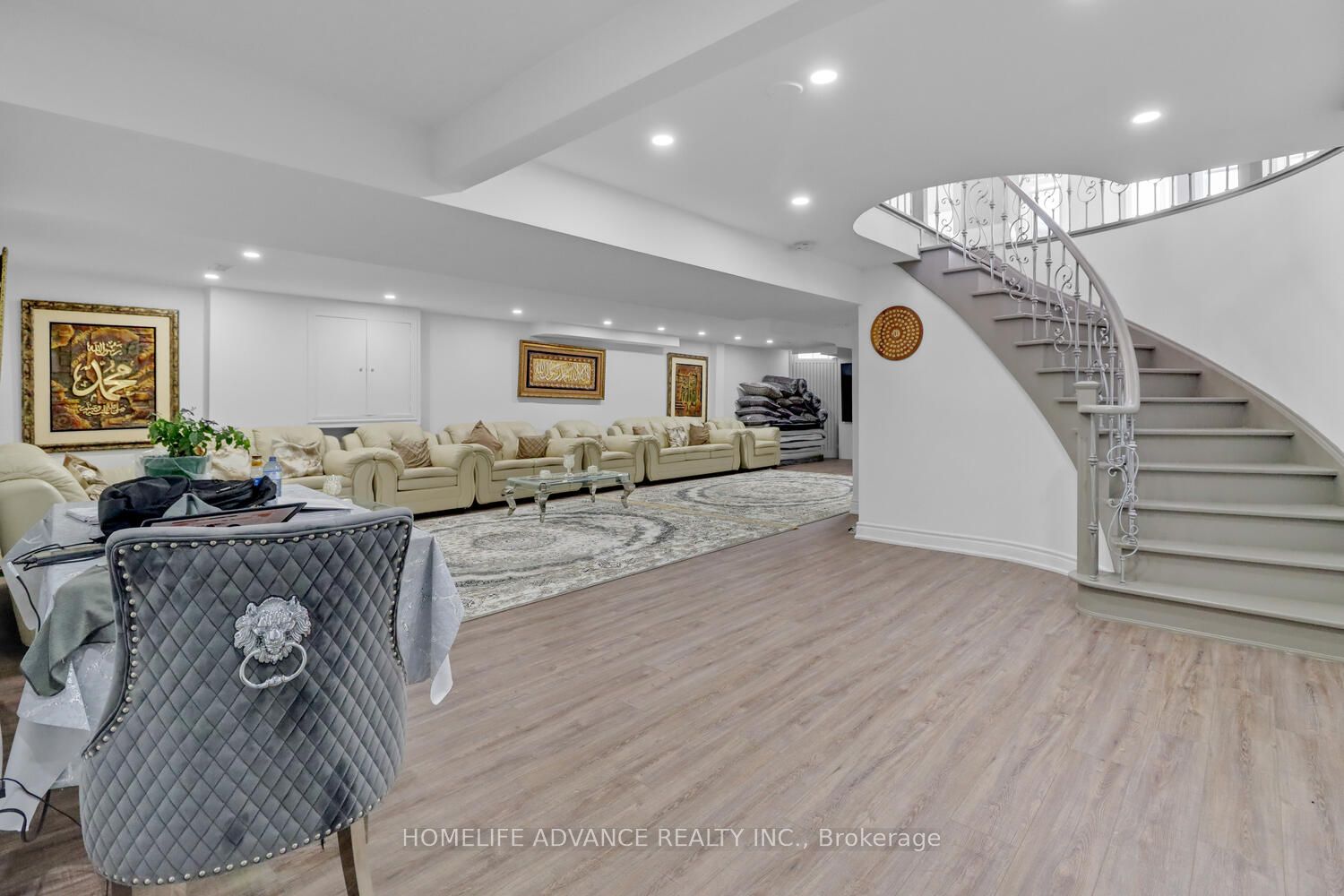 2396 Southcott Road