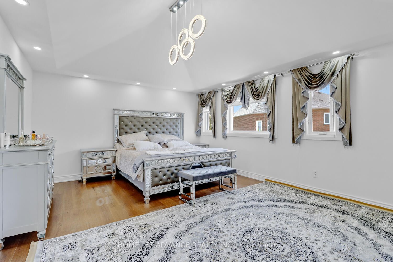 2396 Southcott Road