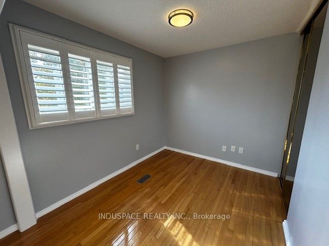 45 Granada Crescent