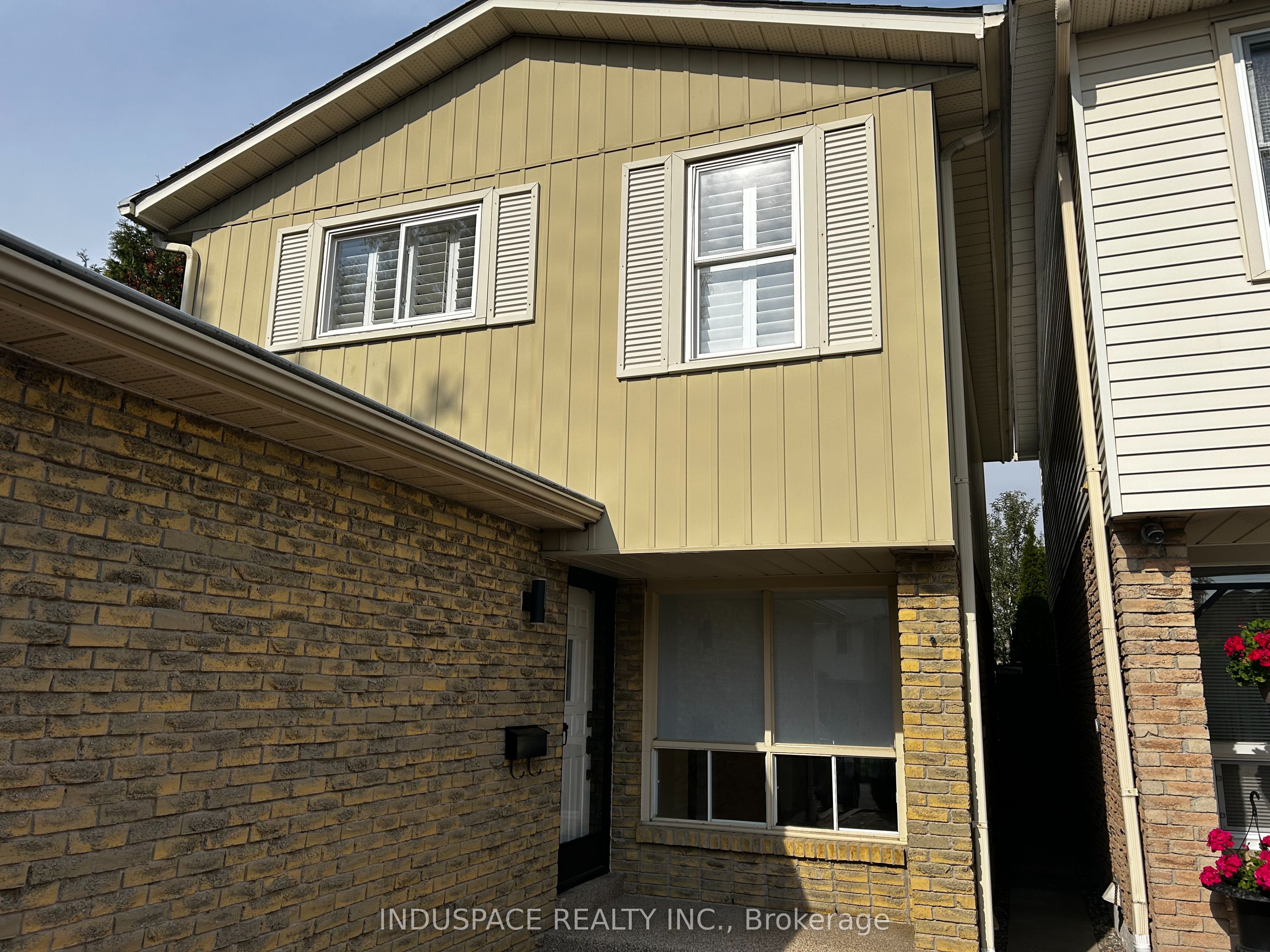 45 Granada Crescent
