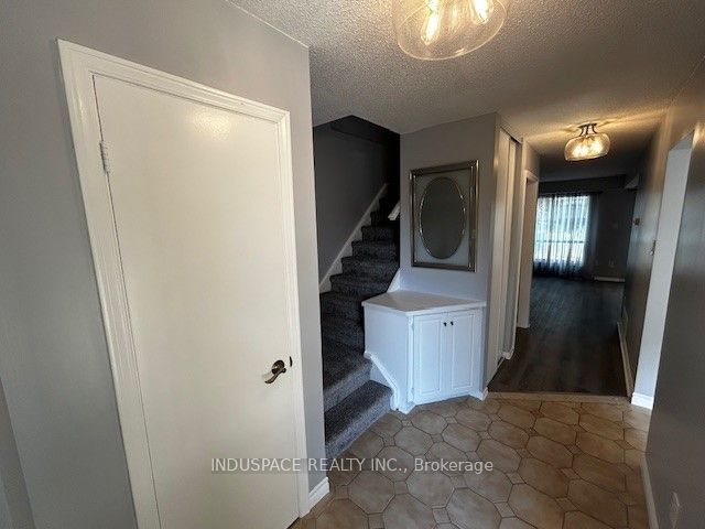 45 Granada Crescent