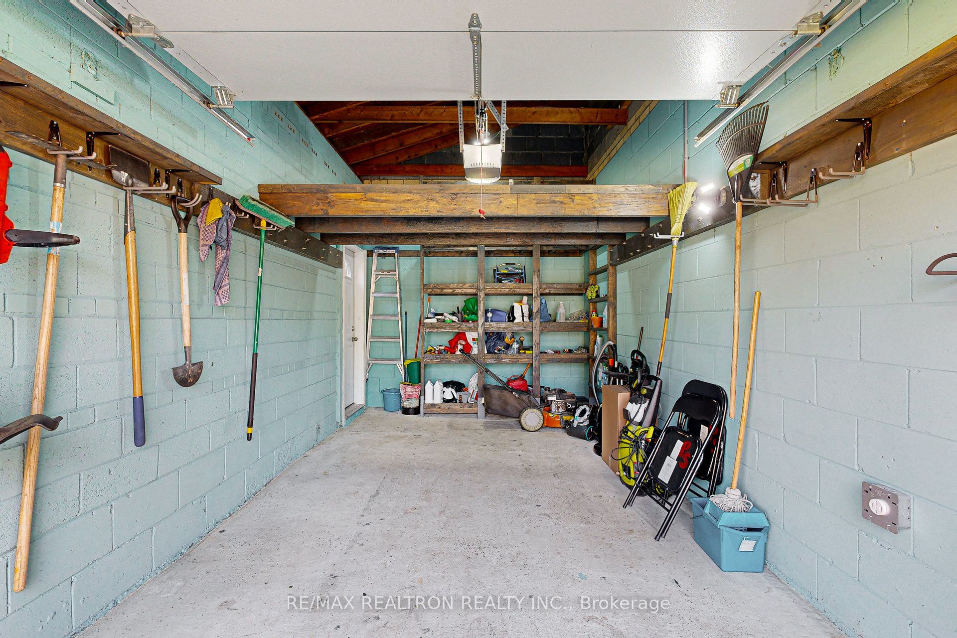 32 Araman Drive