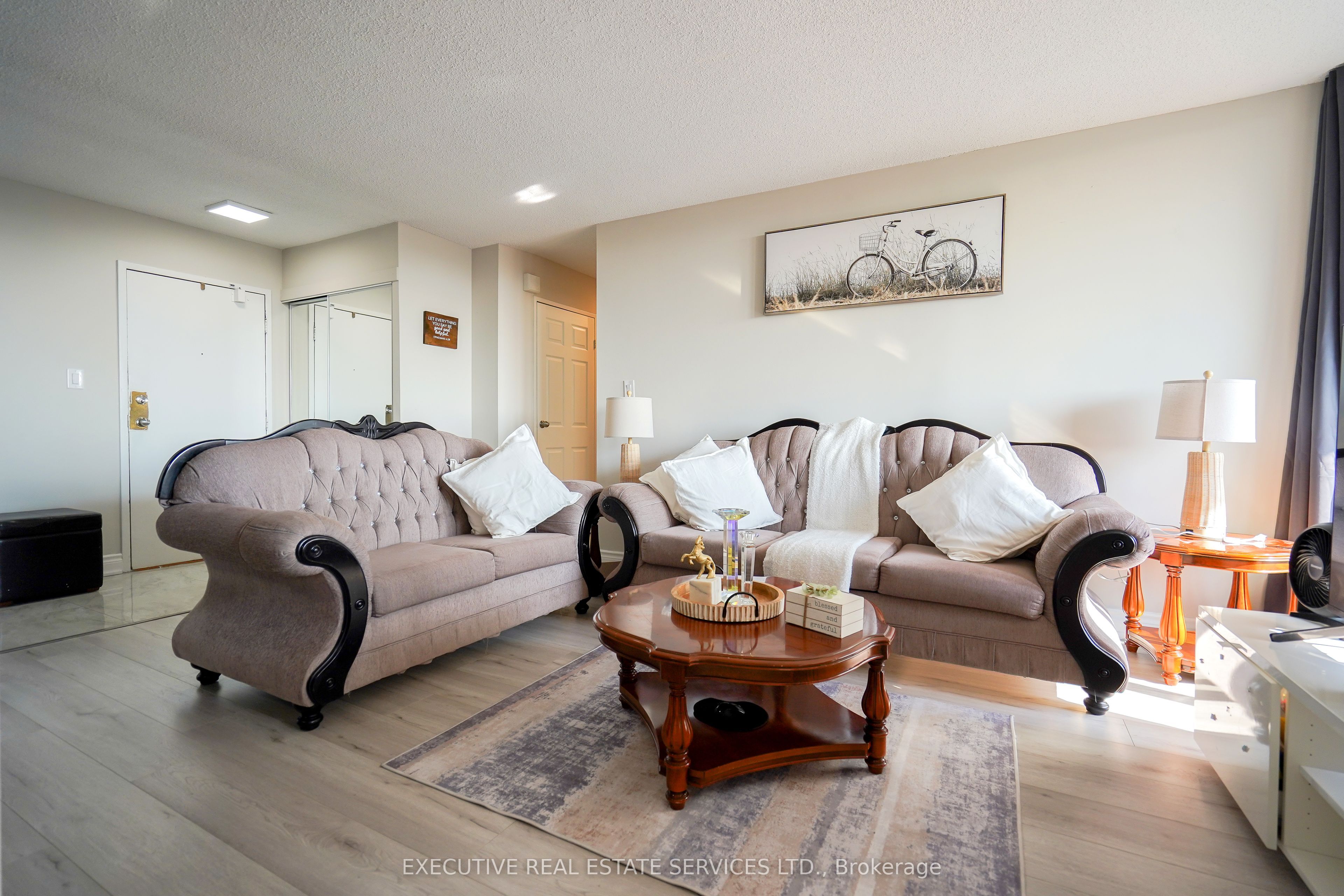 100 Wingarden Court, #605
