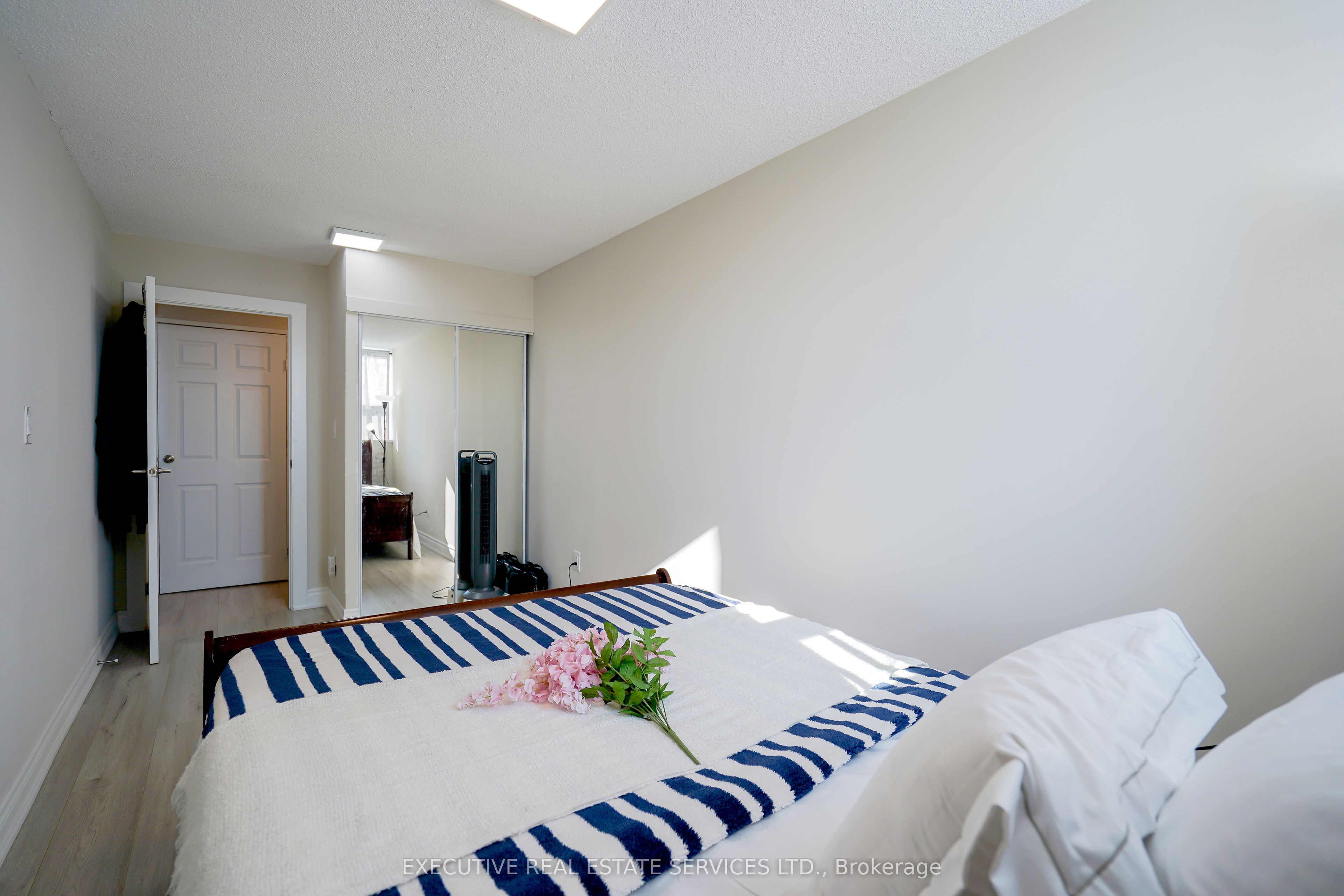 100 Wingarden Court, #605