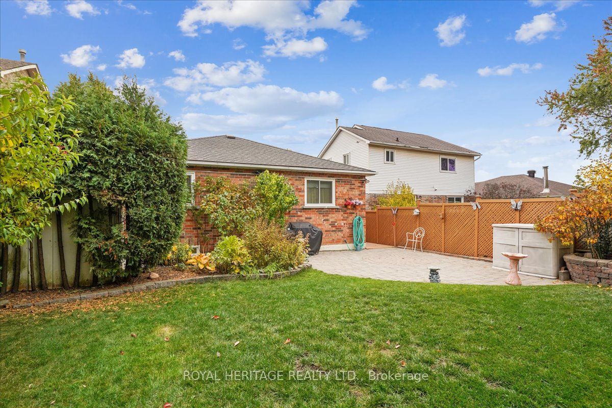 9 Wright Crescent