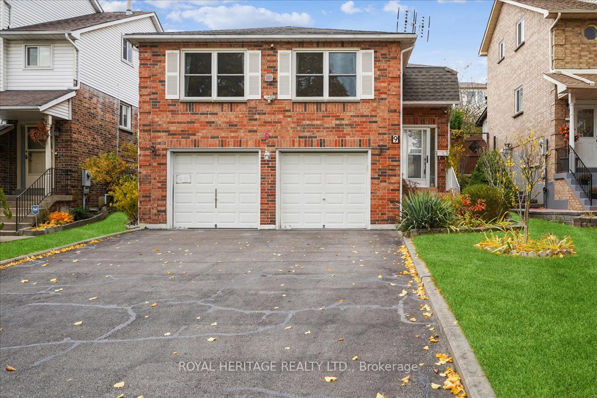 9 Wright Crescent