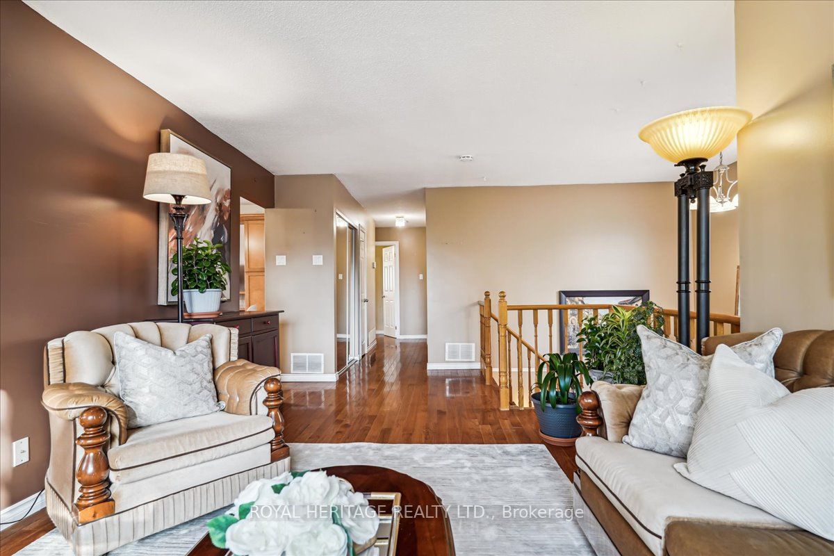 9 Wright Crescent