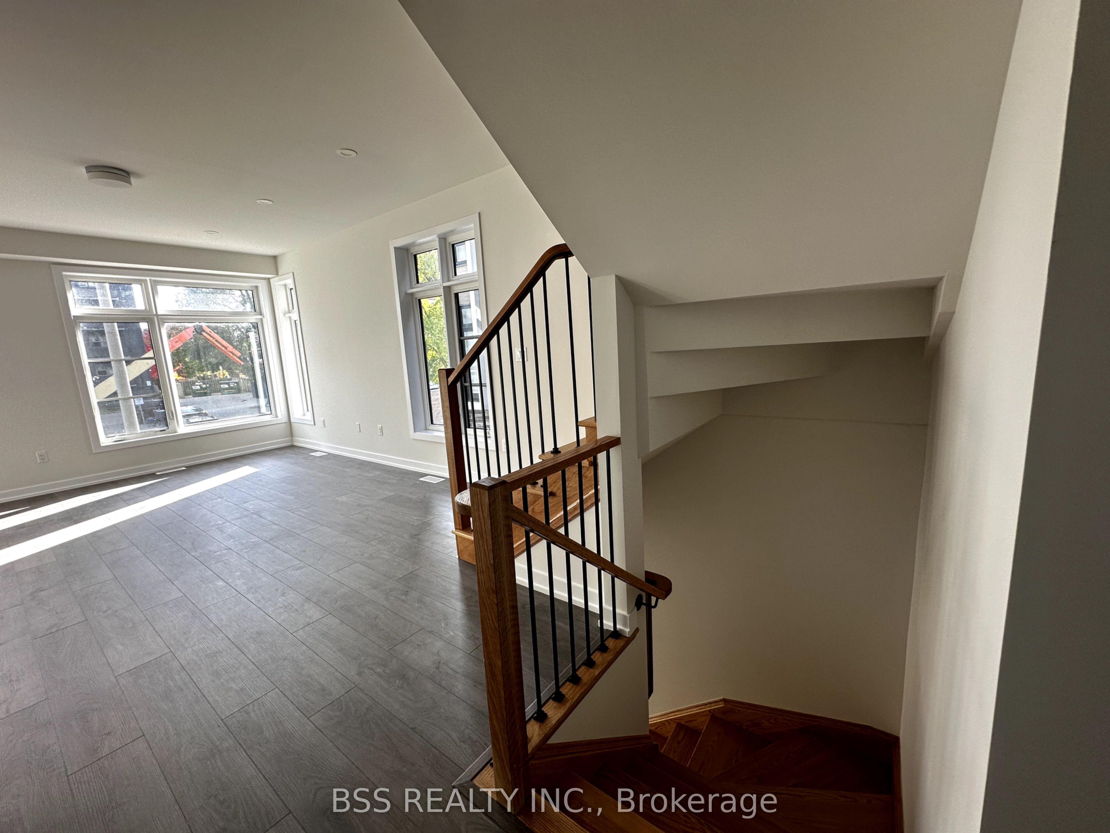 30 Akil Thomas Gardens