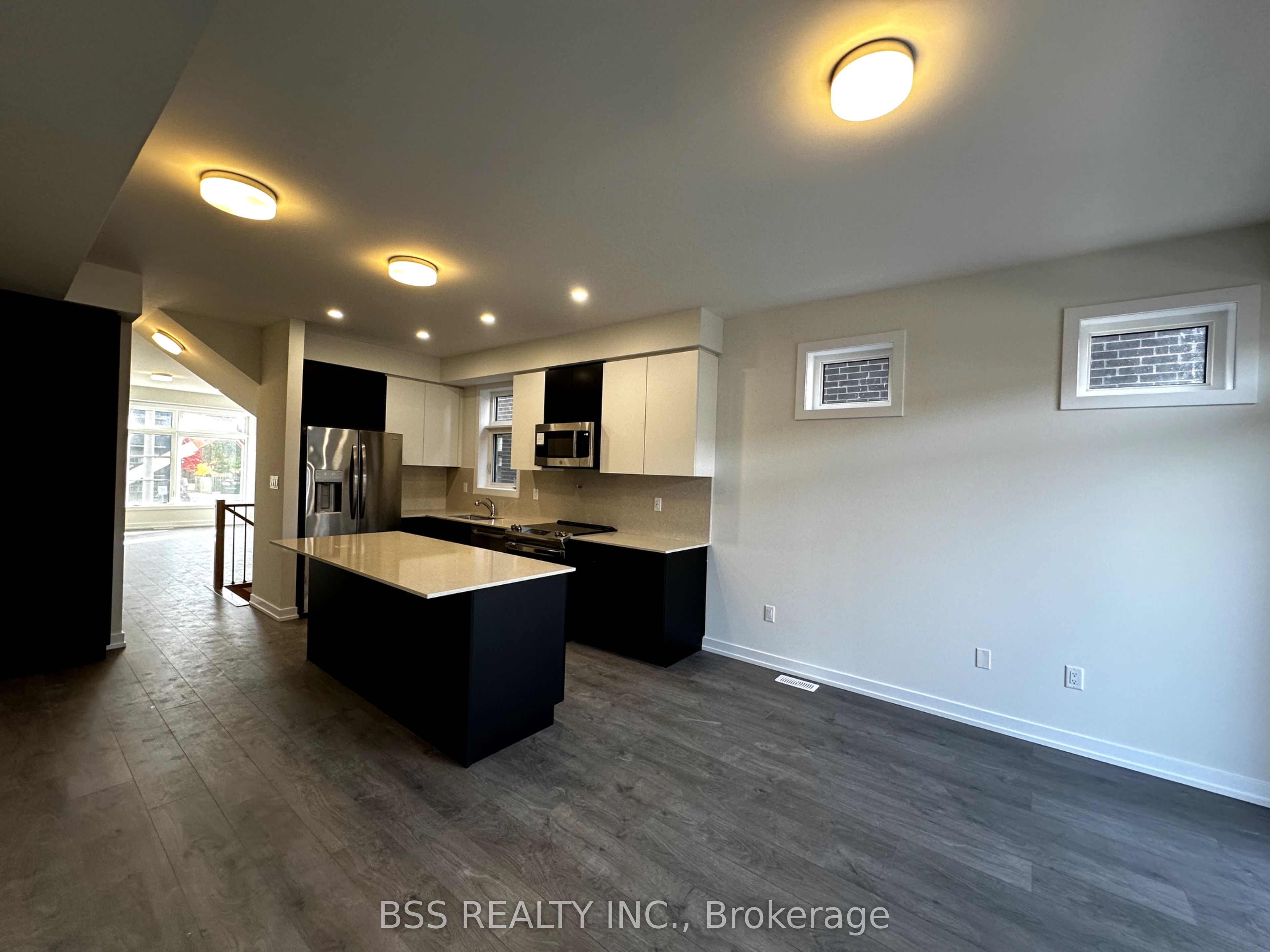 30 Akil Thomas Gardens