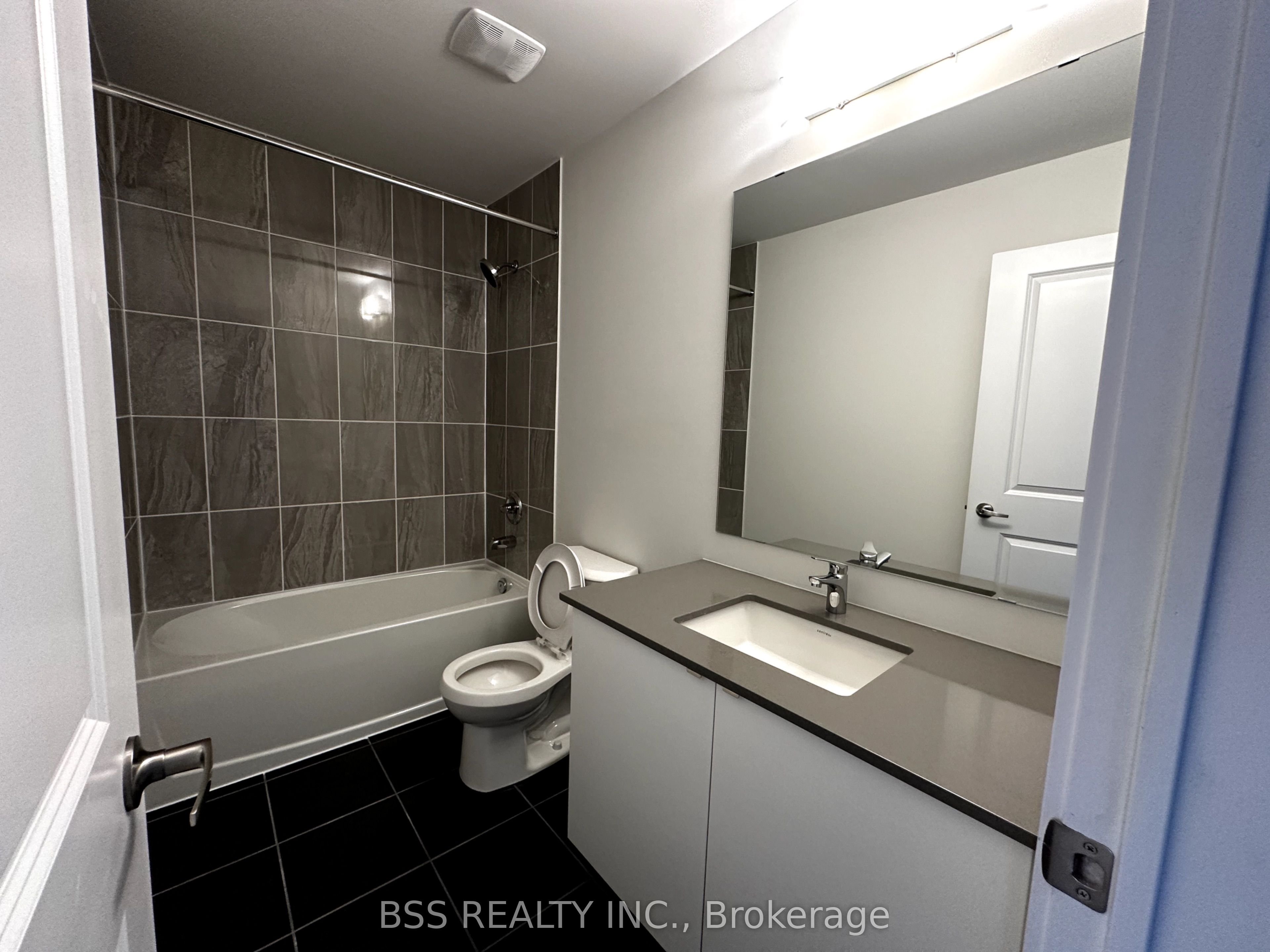30 Akil Thomas Gardens