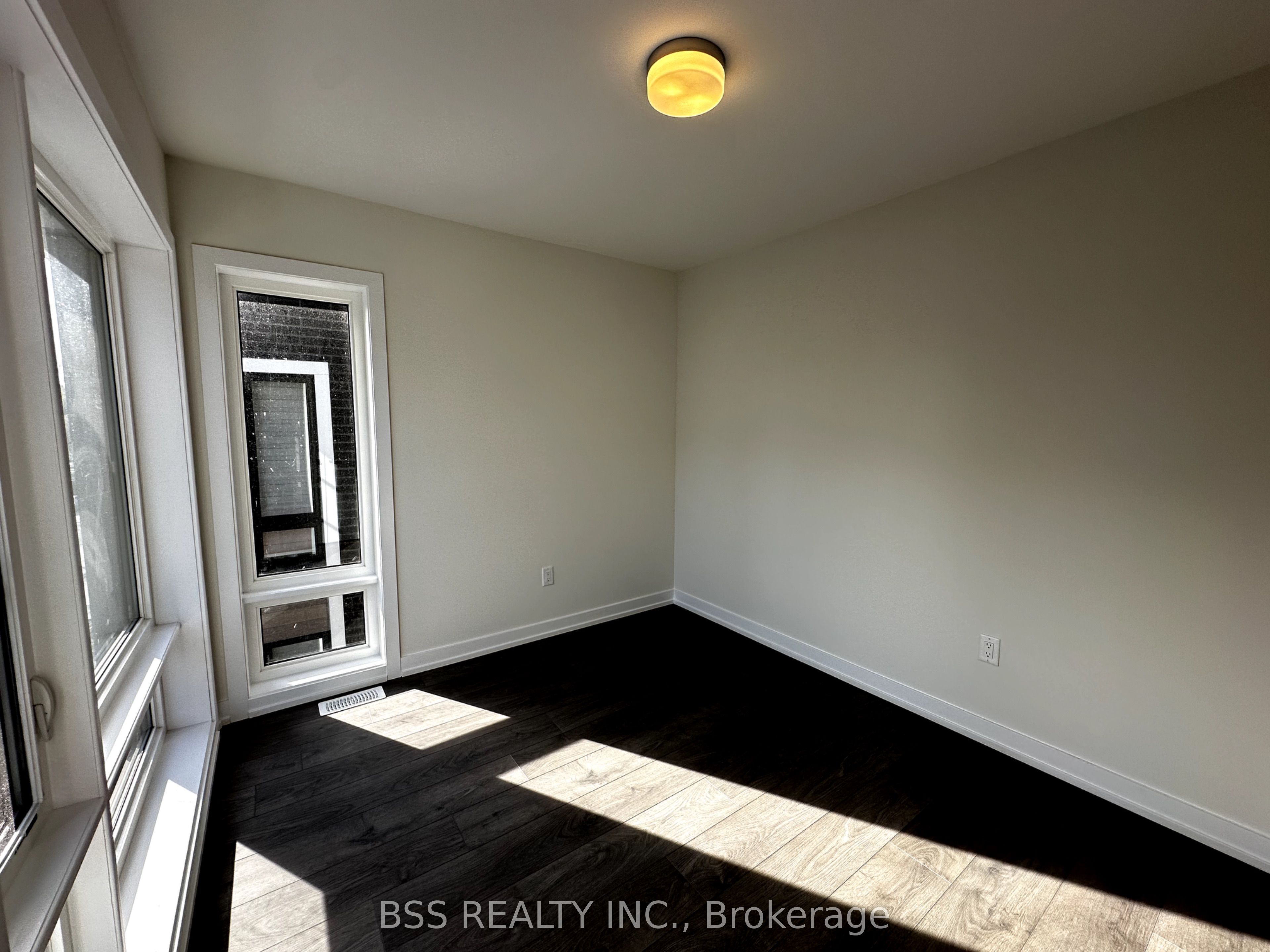 30 Akil Thomas Gardens