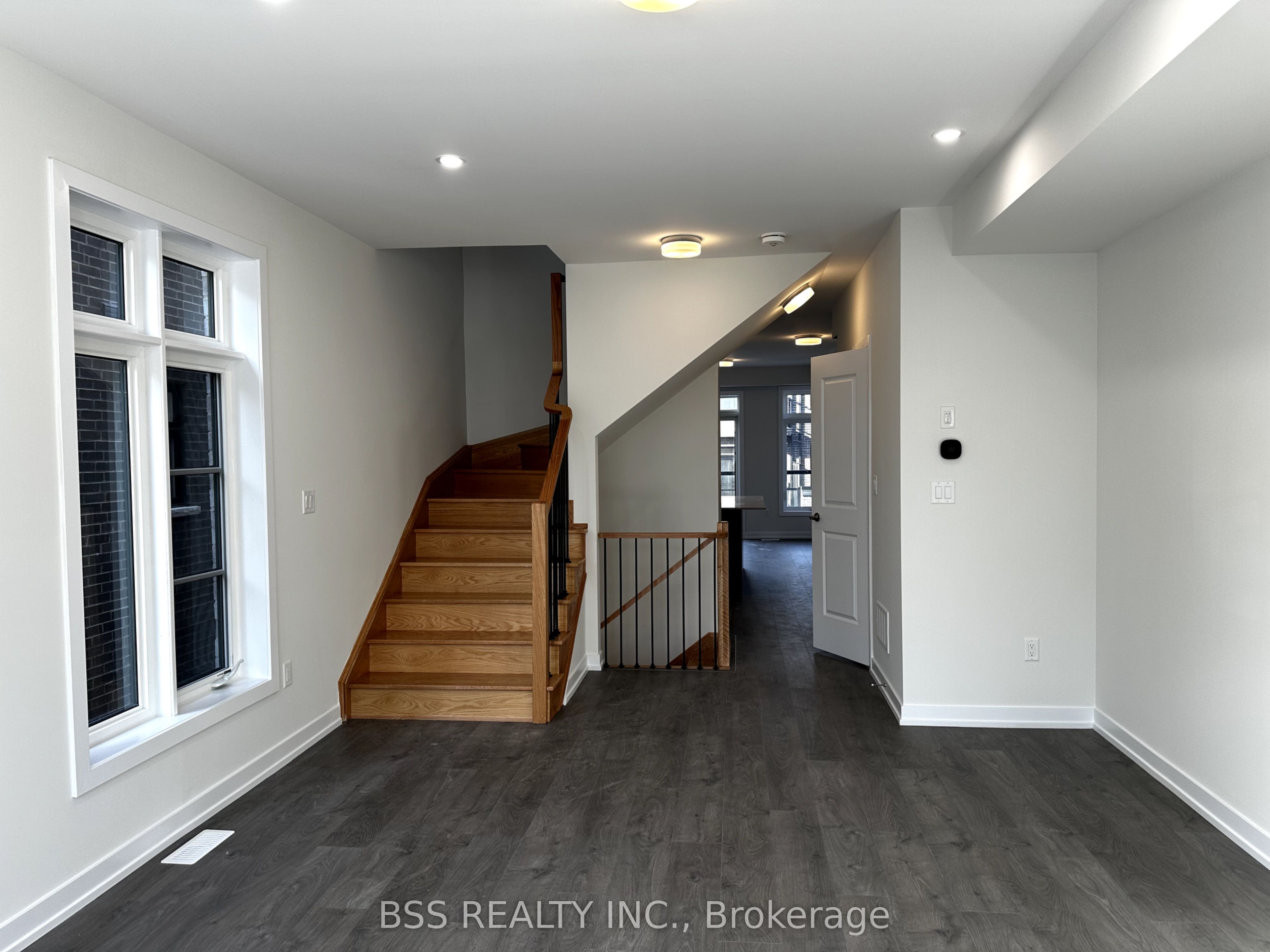 30 Akil Thomas Gardens