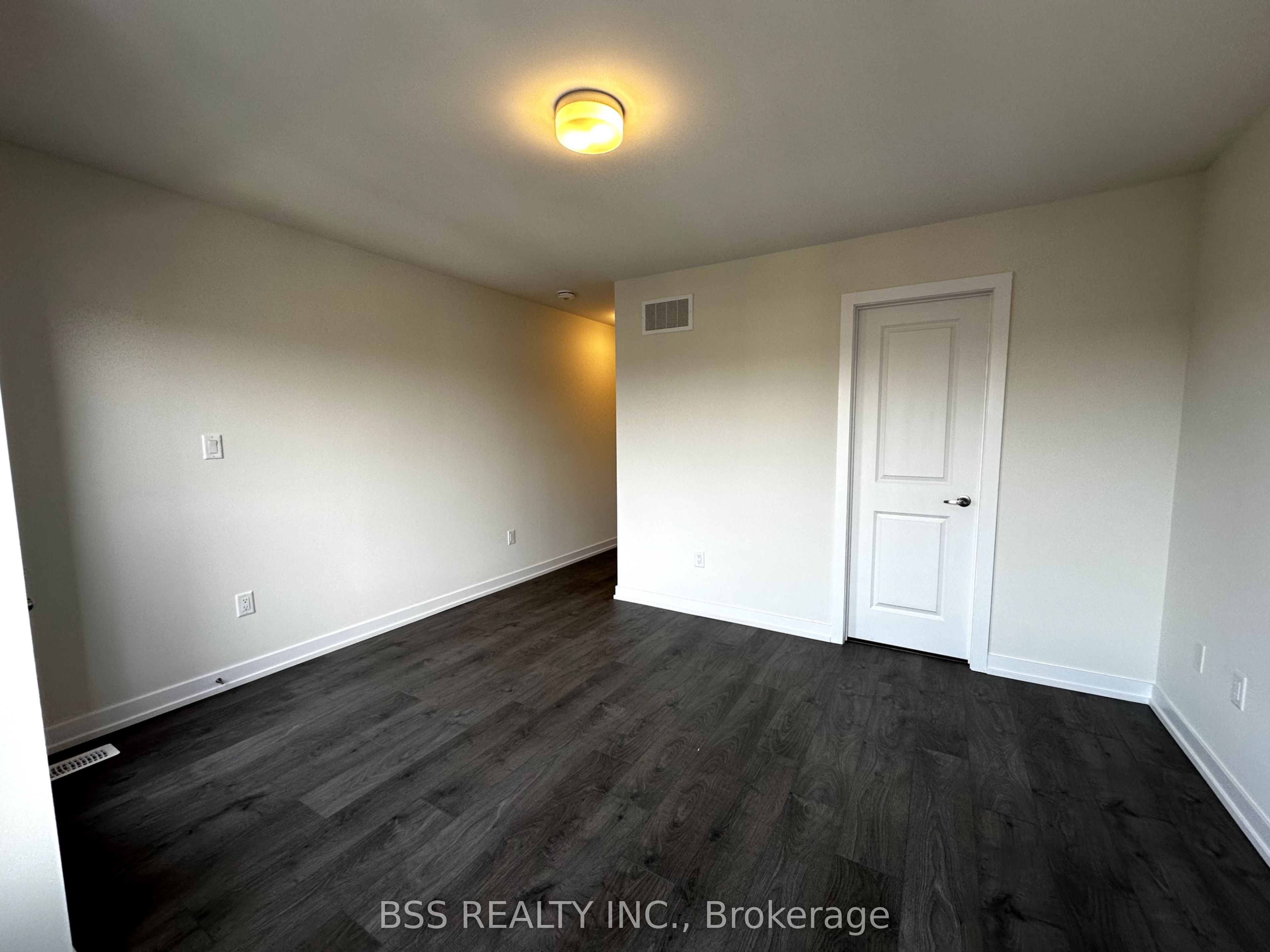 30 Akil Thomas Gardens