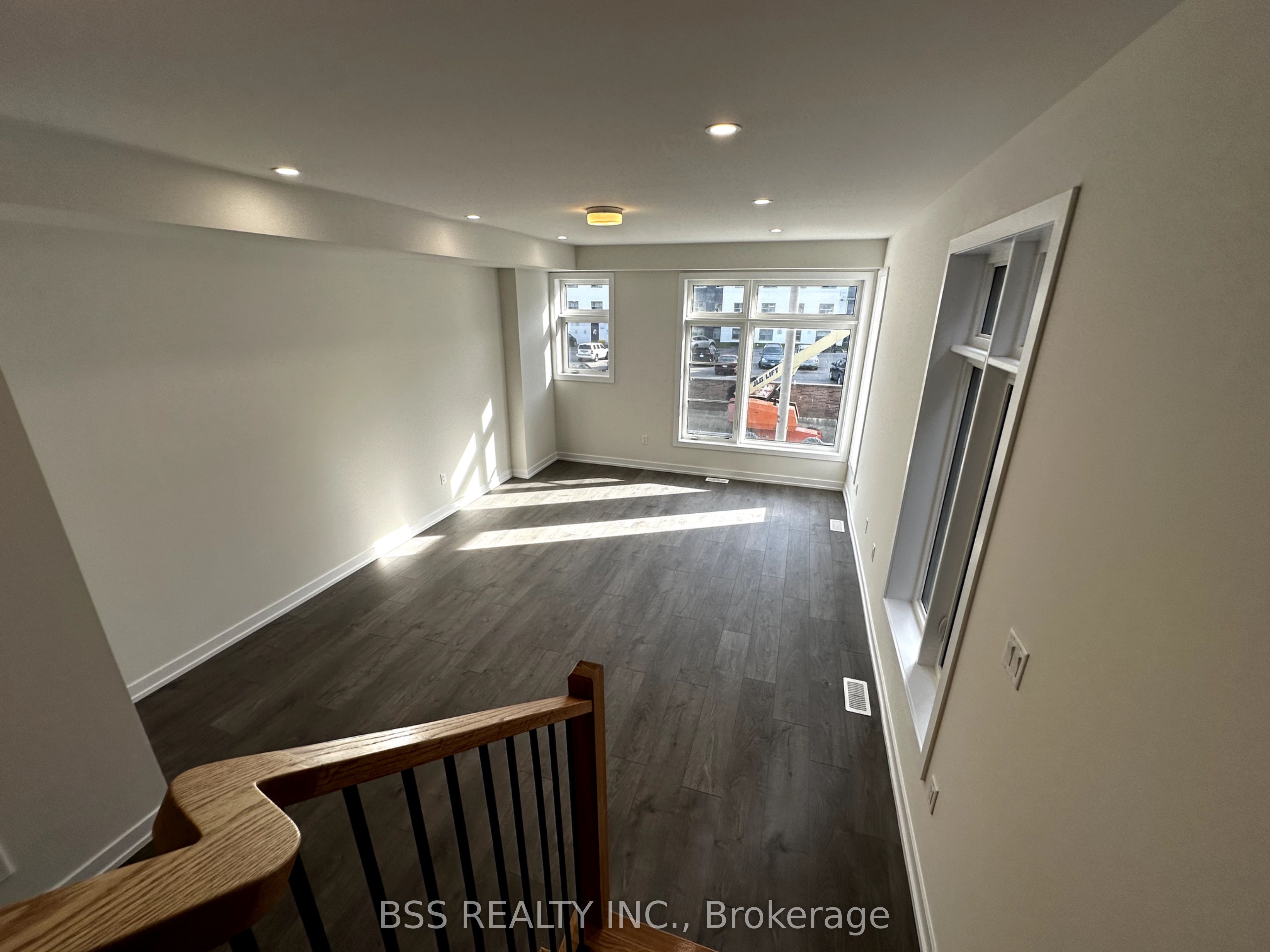 30 Akil Thomas Gardens