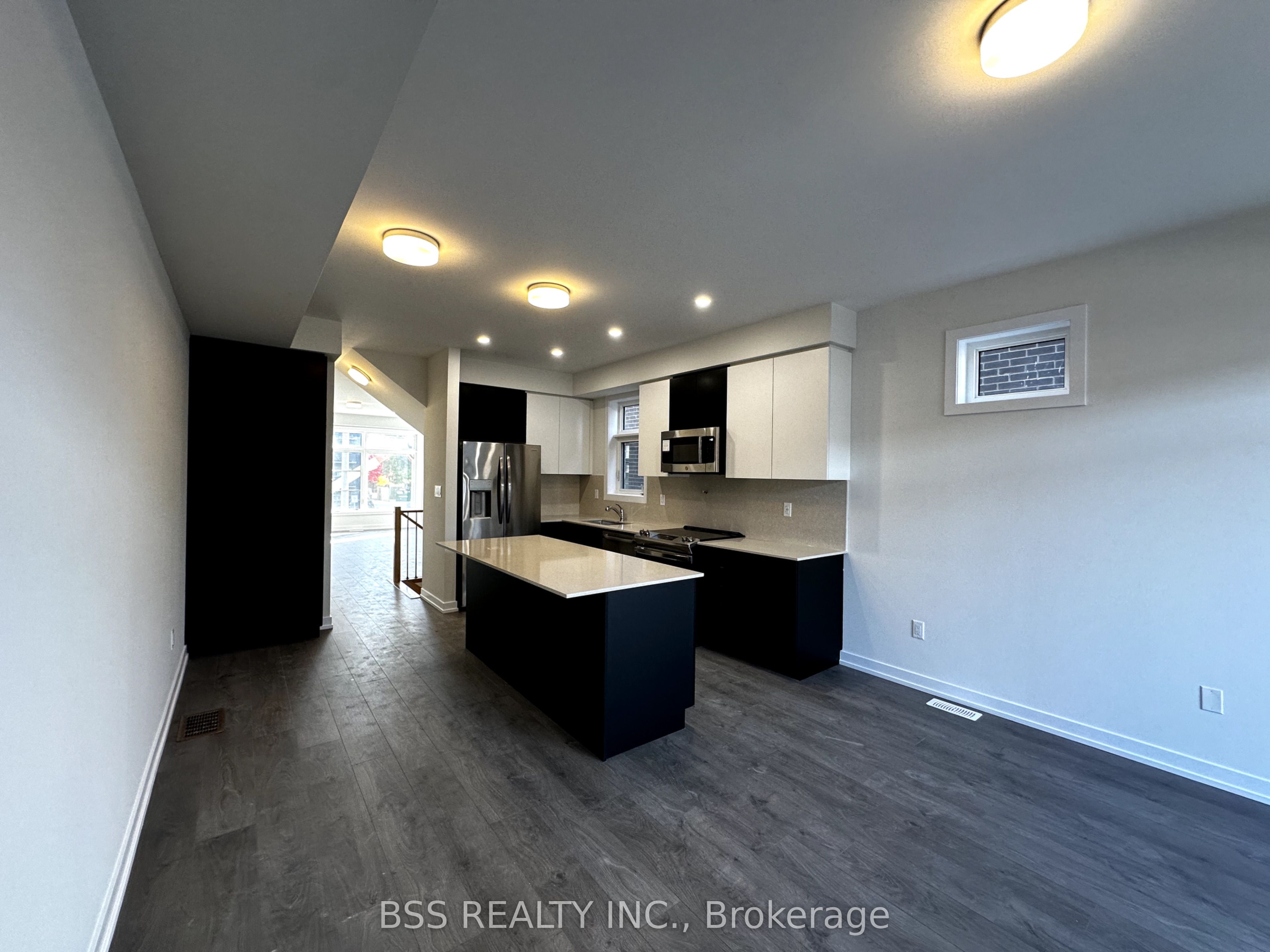 30 Akil Thomas Gardens