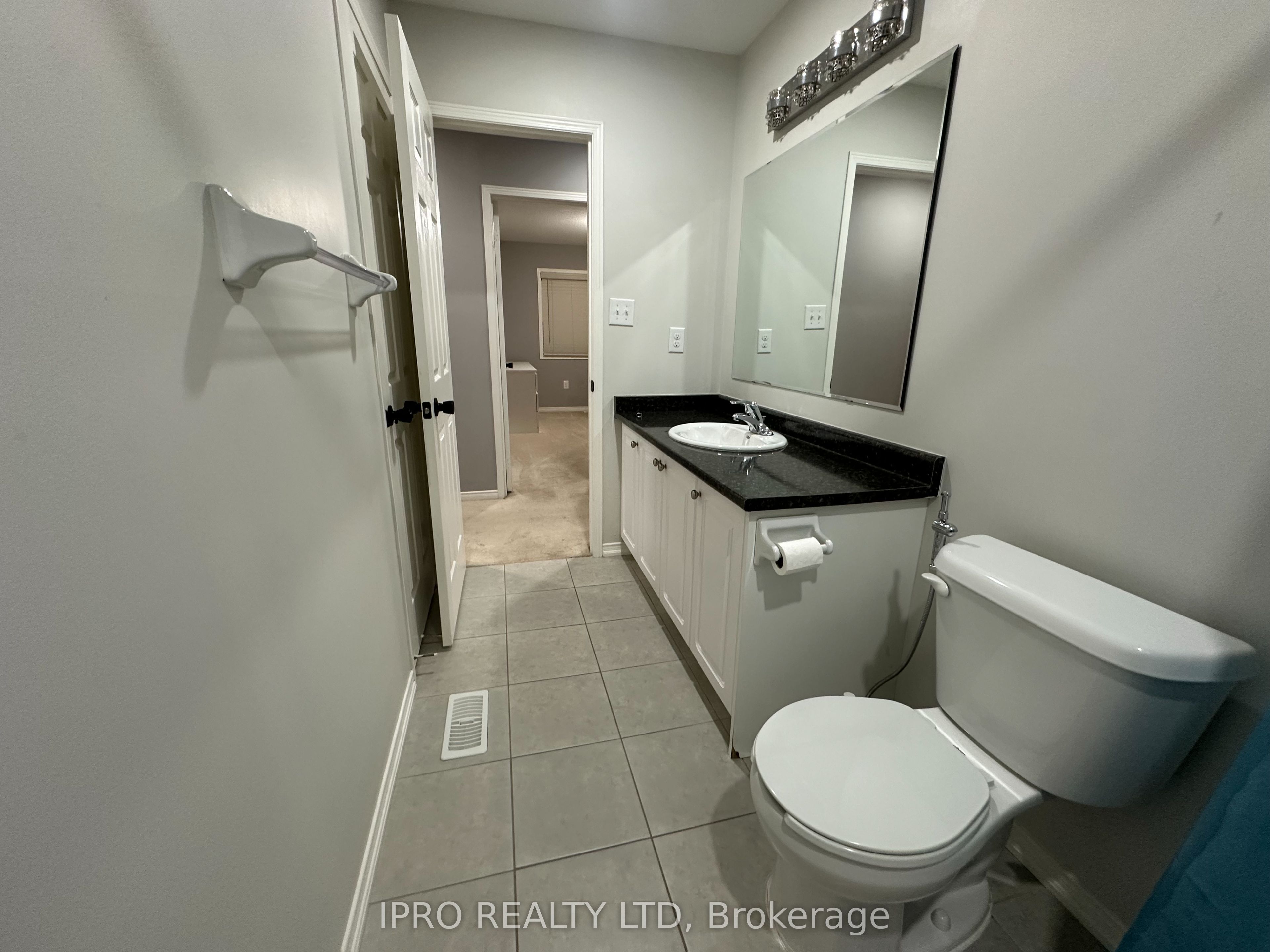 13 Raithby Crescent