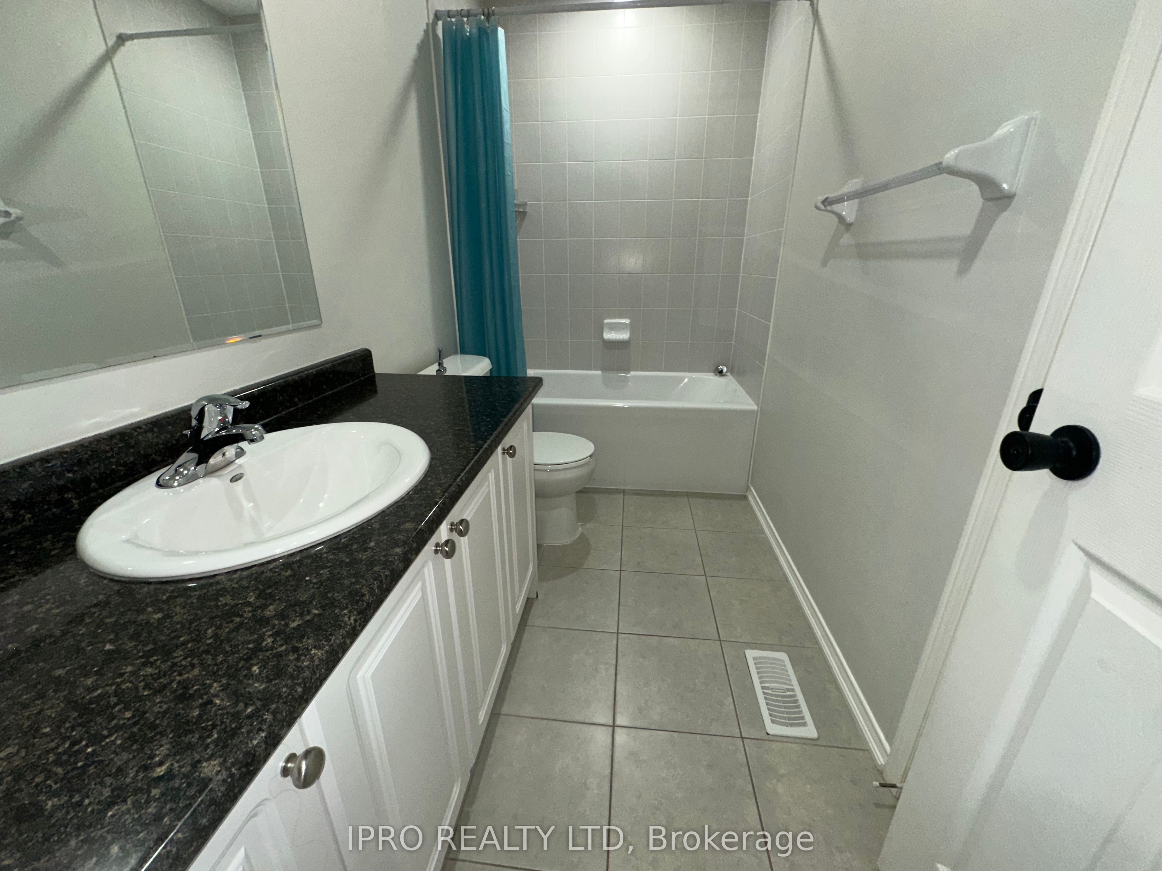 13 Raithby Crescent
