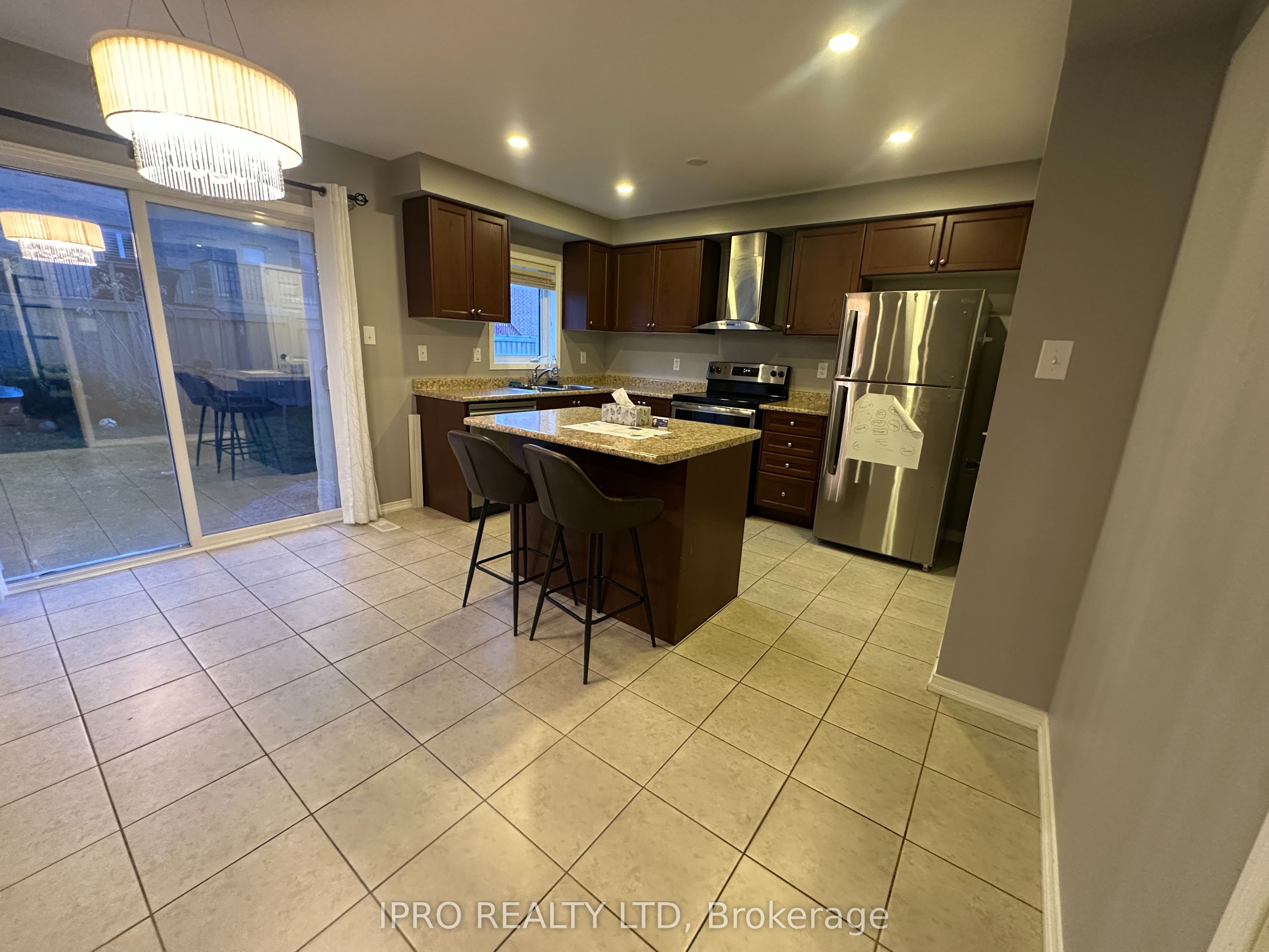 13 Raithby Crescent