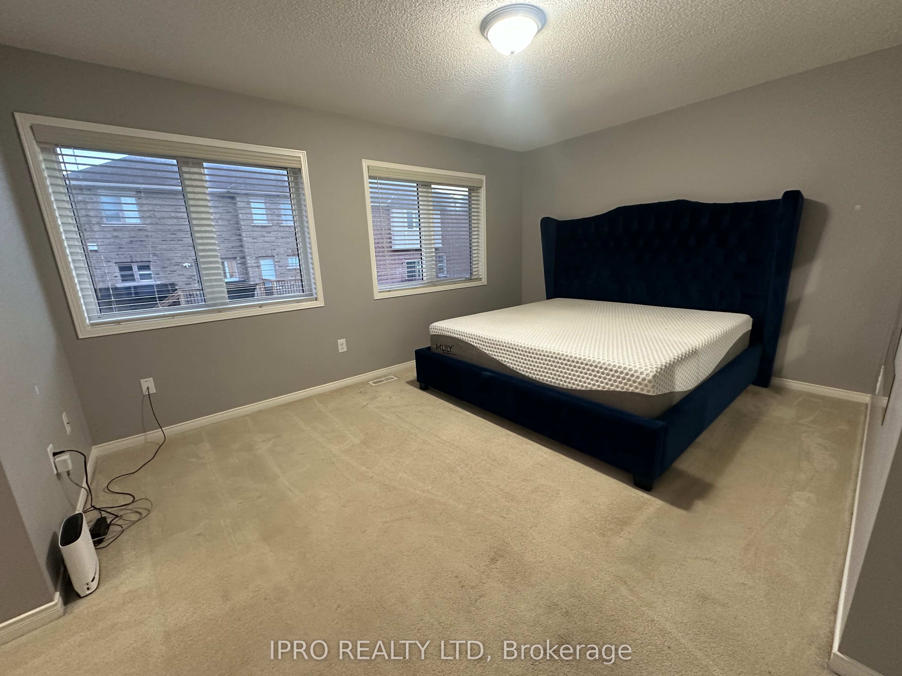 13 Raithby Crescent