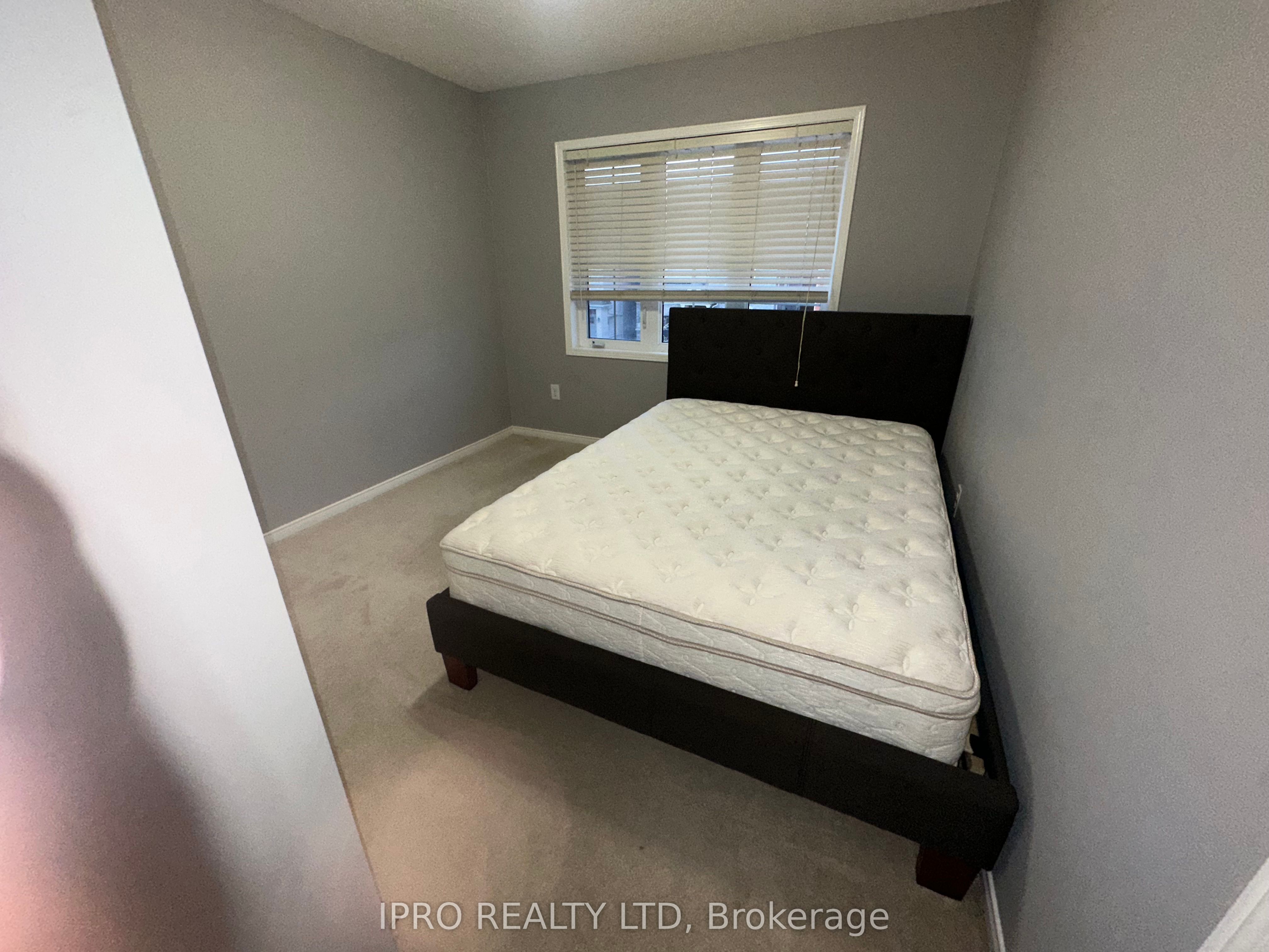 13 Raithby Crescent