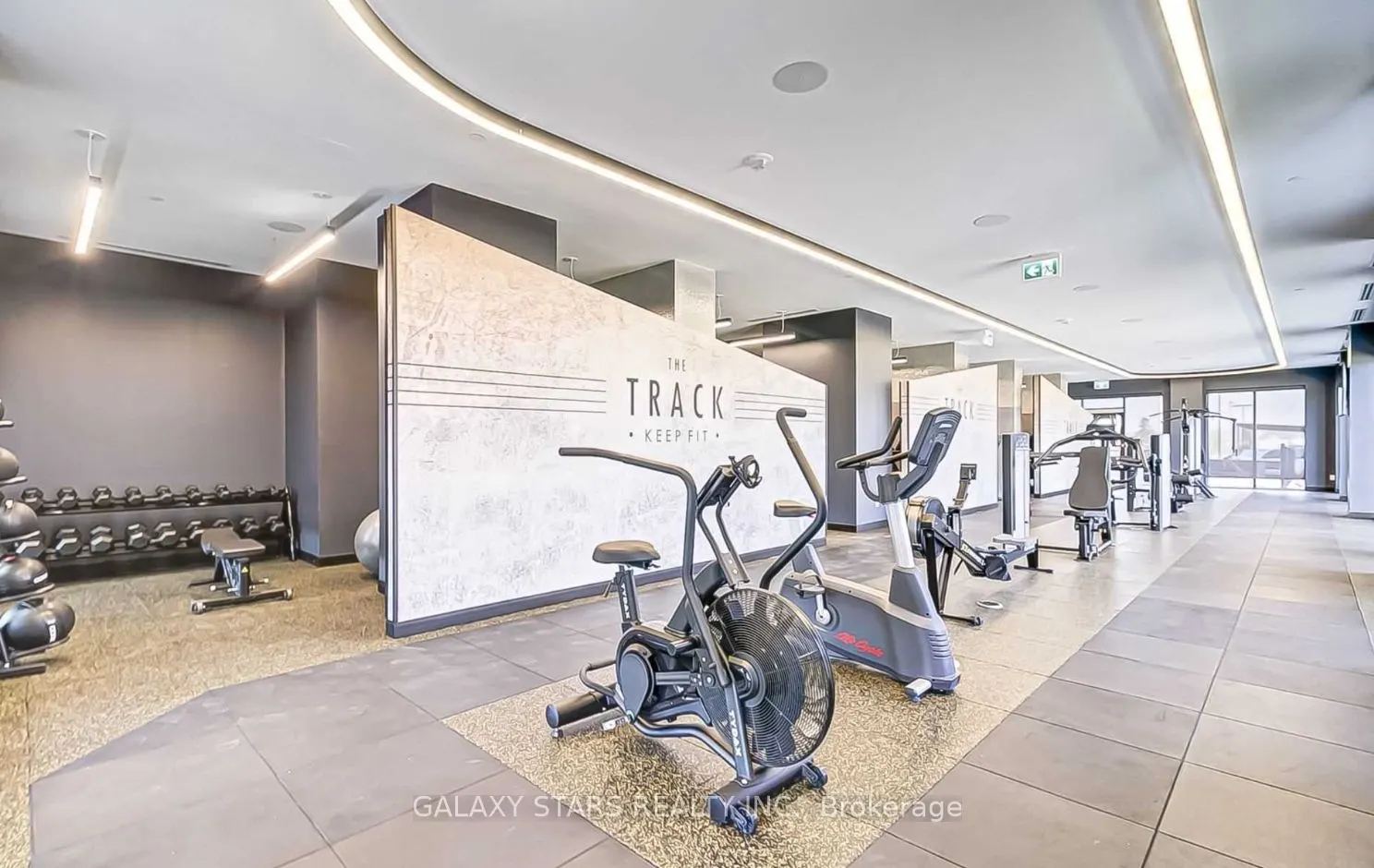 2550 Simcoe Street N, #201