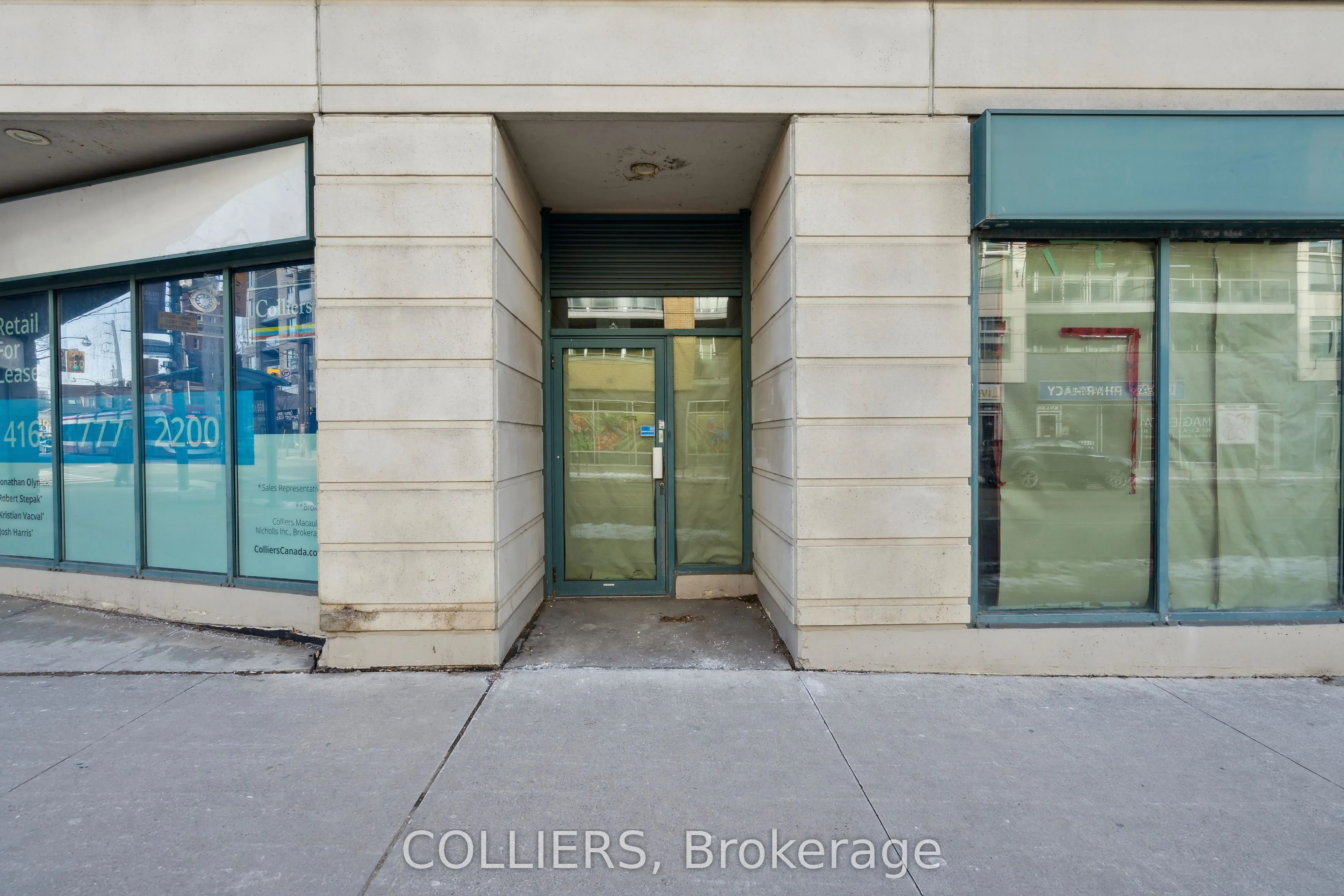 1869 Queen Street E