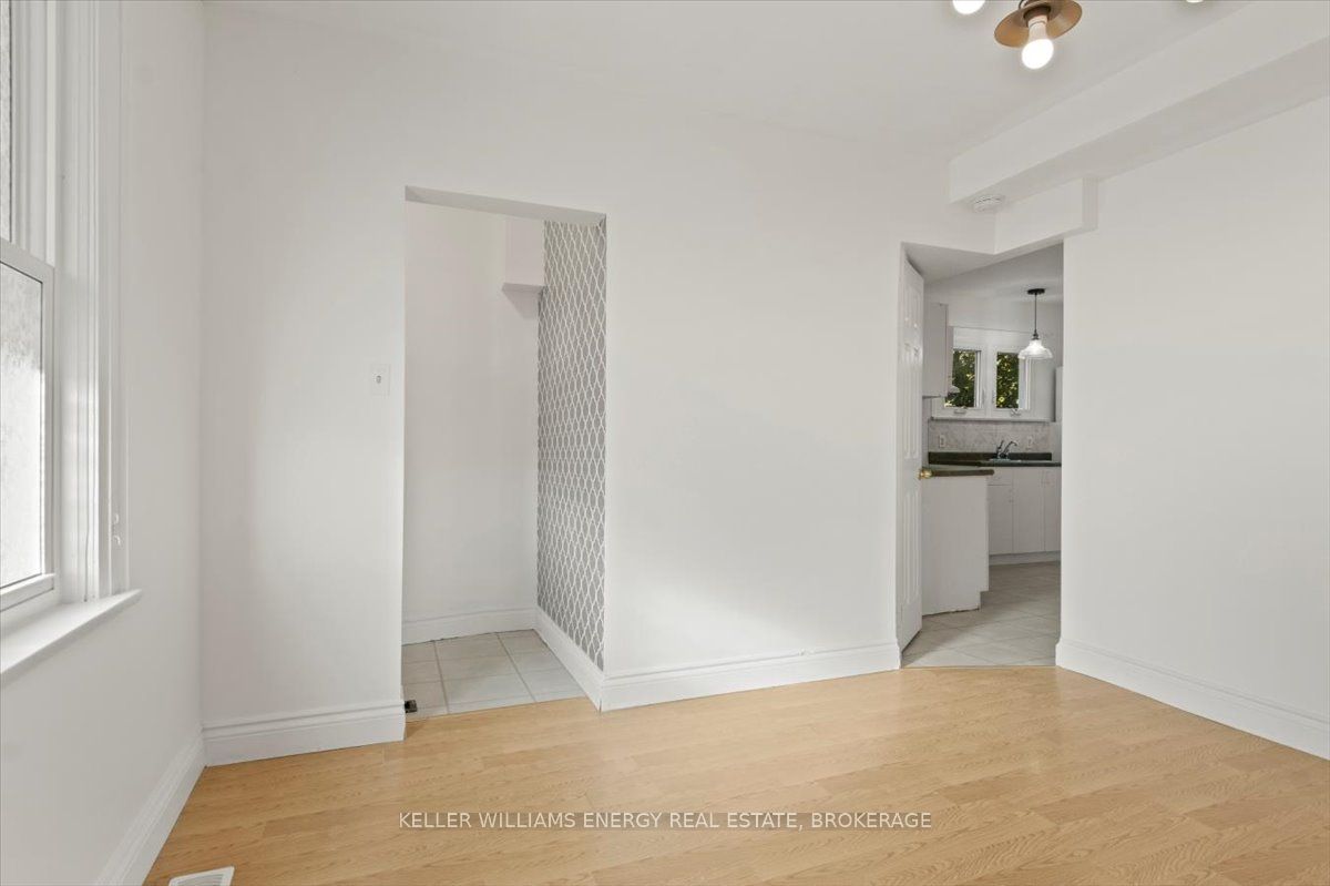 20 Colborne Street W, #2