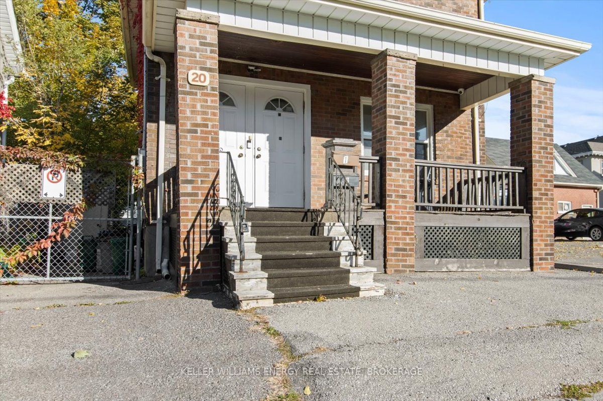 20 Colborne Street W, #2