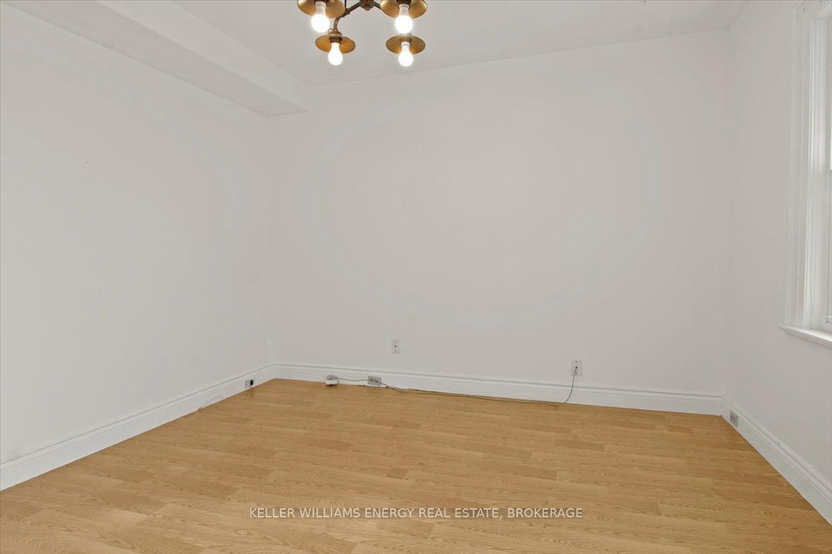 20 Colborne Street W, #2