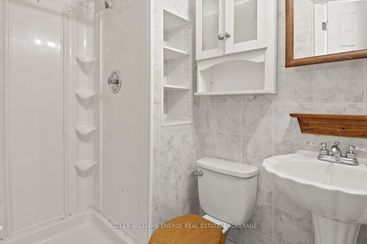 20 Colborne Street W, #2