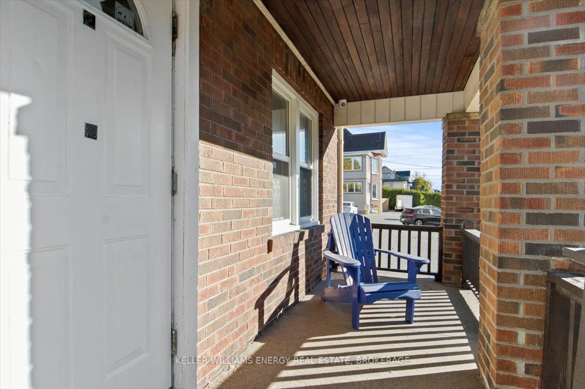 20 Colborne Street W, #2