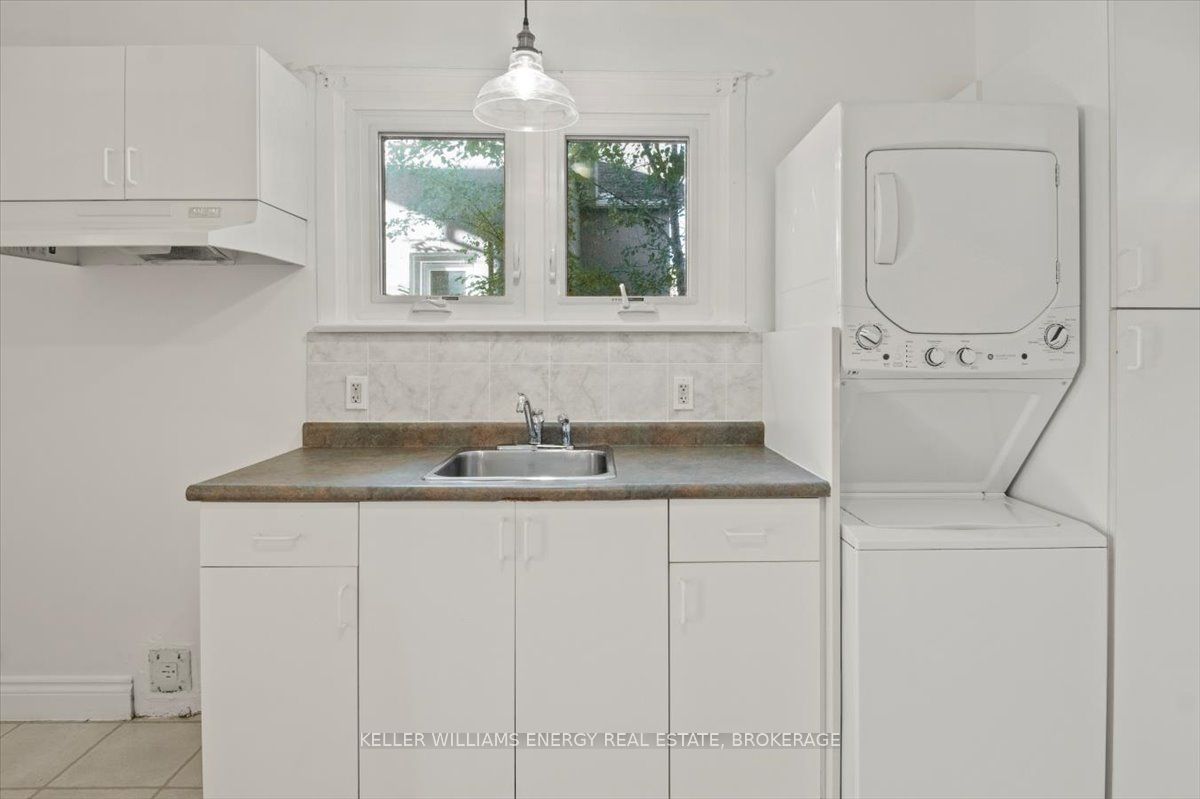20 Colborne Street W, #2