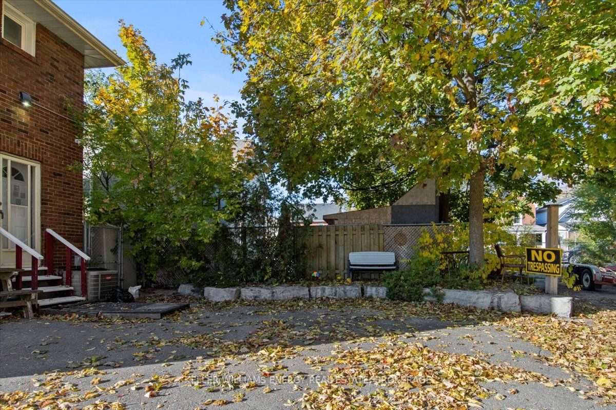 20 Colborne Street W, #2