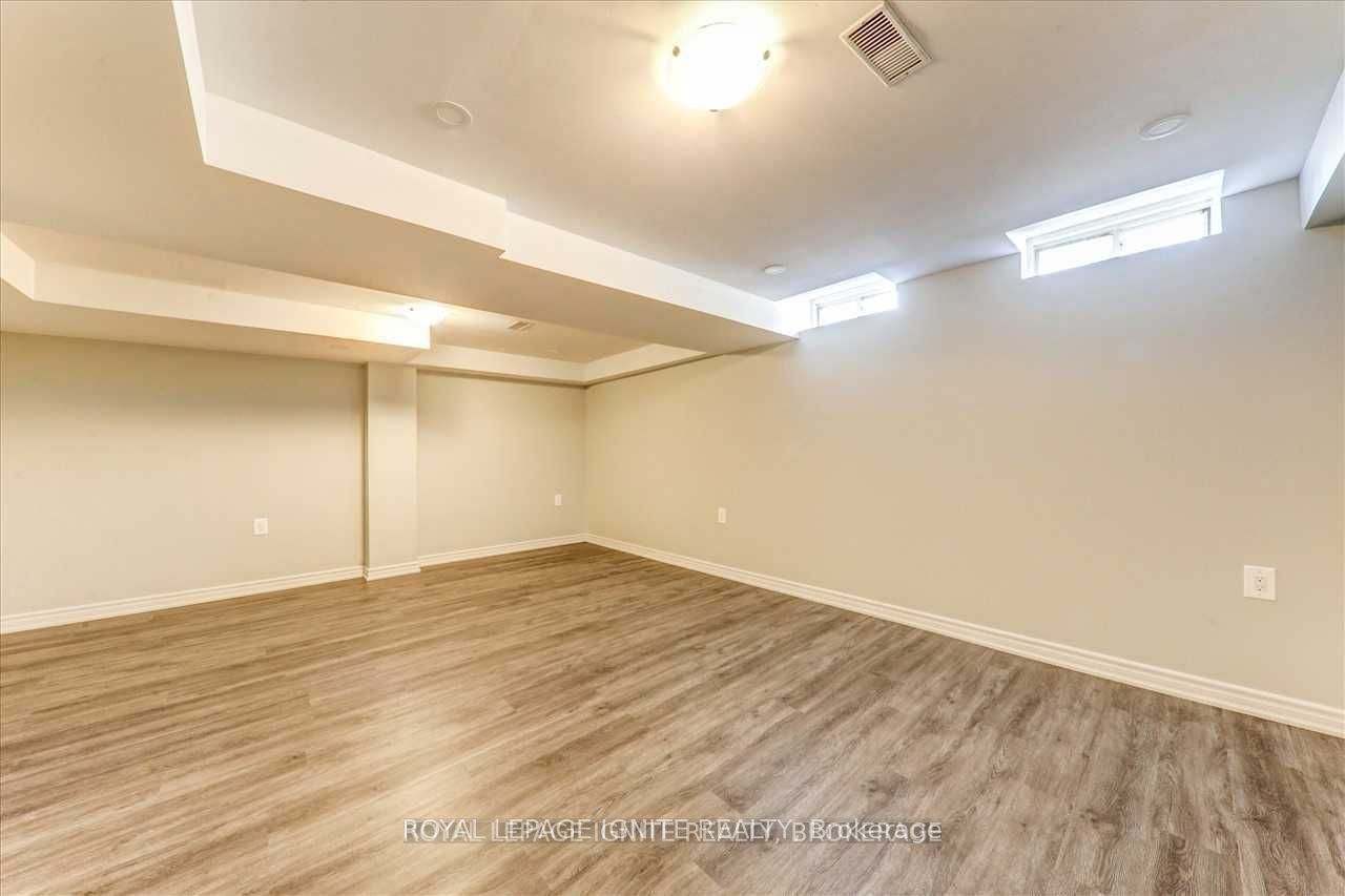 32 Tansley Crescent